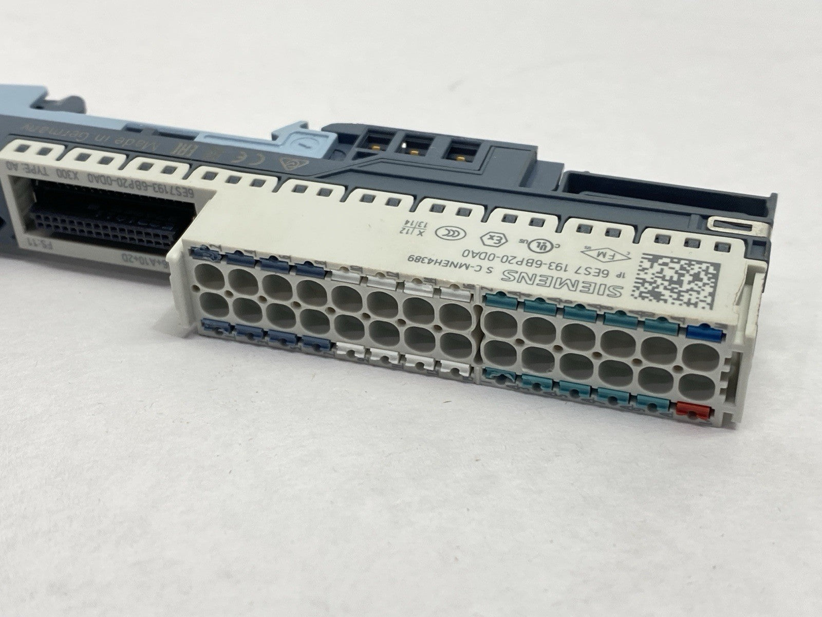Siemens 6ES7193-6BP20-0DA0 SIMATIC ET 200SP Base Unit BU15-P16+A10+2D - Maverick Industrial Sales