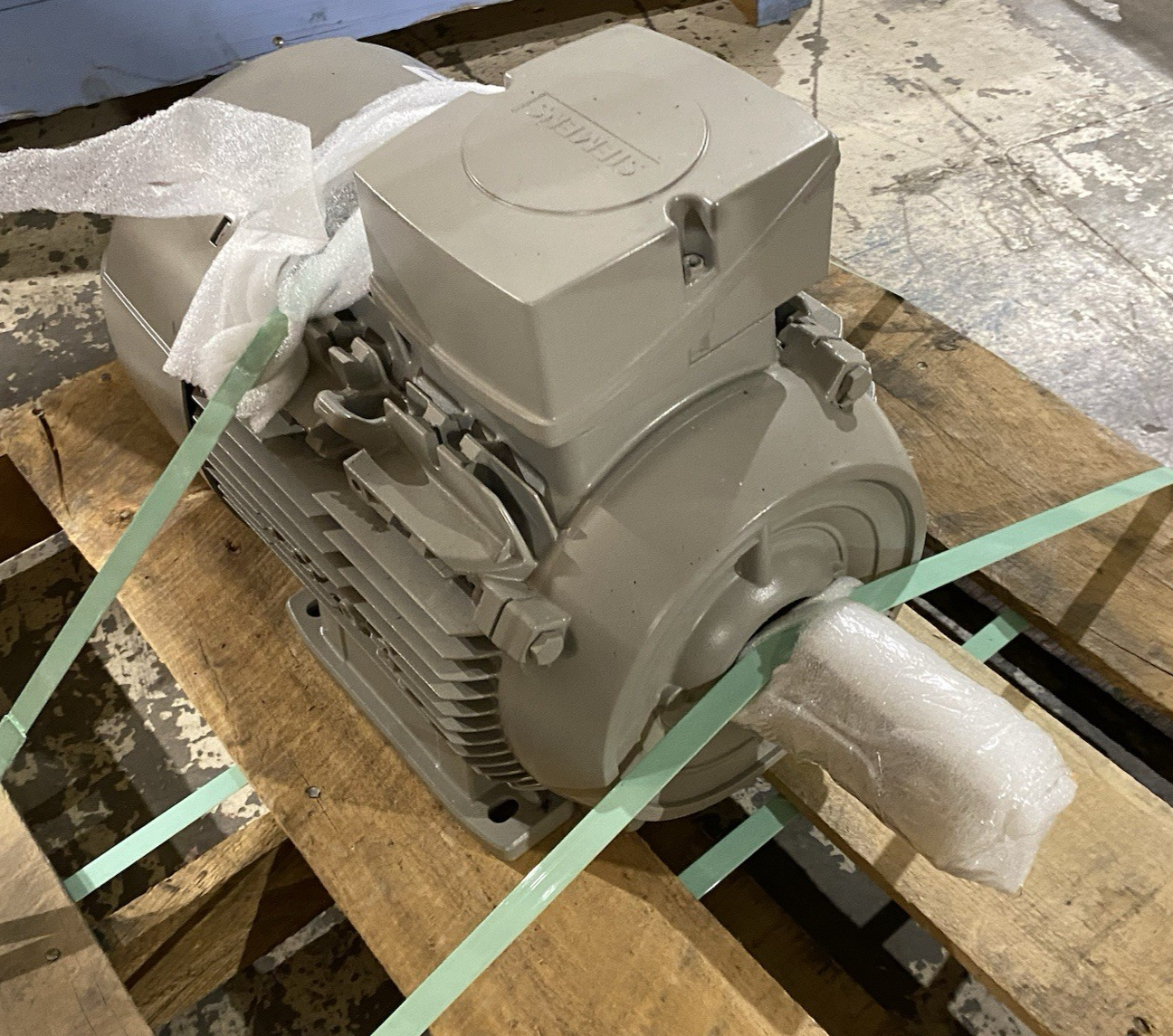 1AV3132B 1LE1023-1CB23-5AF4 | Siemens Eagle Line SIMOTICS NEMA Premium Eff. Motor - New – Open box - Maverick Industrial Sales