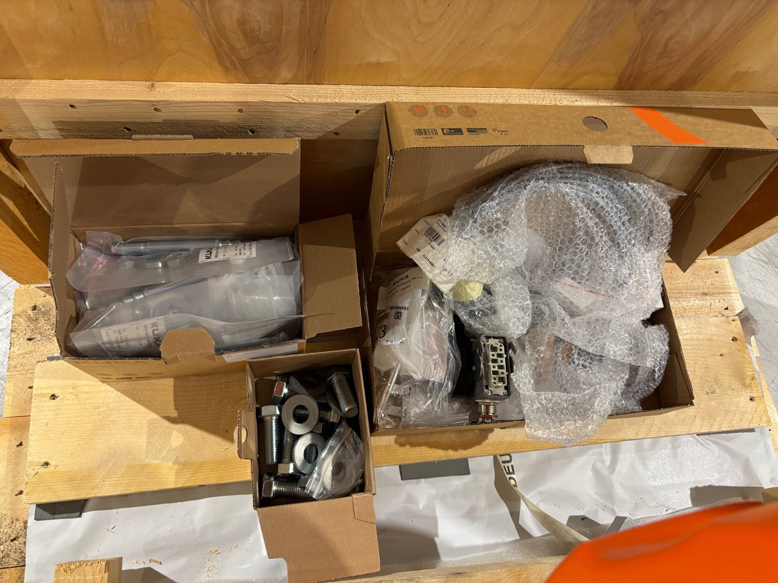 Kuka KR 120 R3100-2 / FLR Robot System KR C4 NA UL Control Cabinet GA20 A (2021) - Maverick Industrial Sales