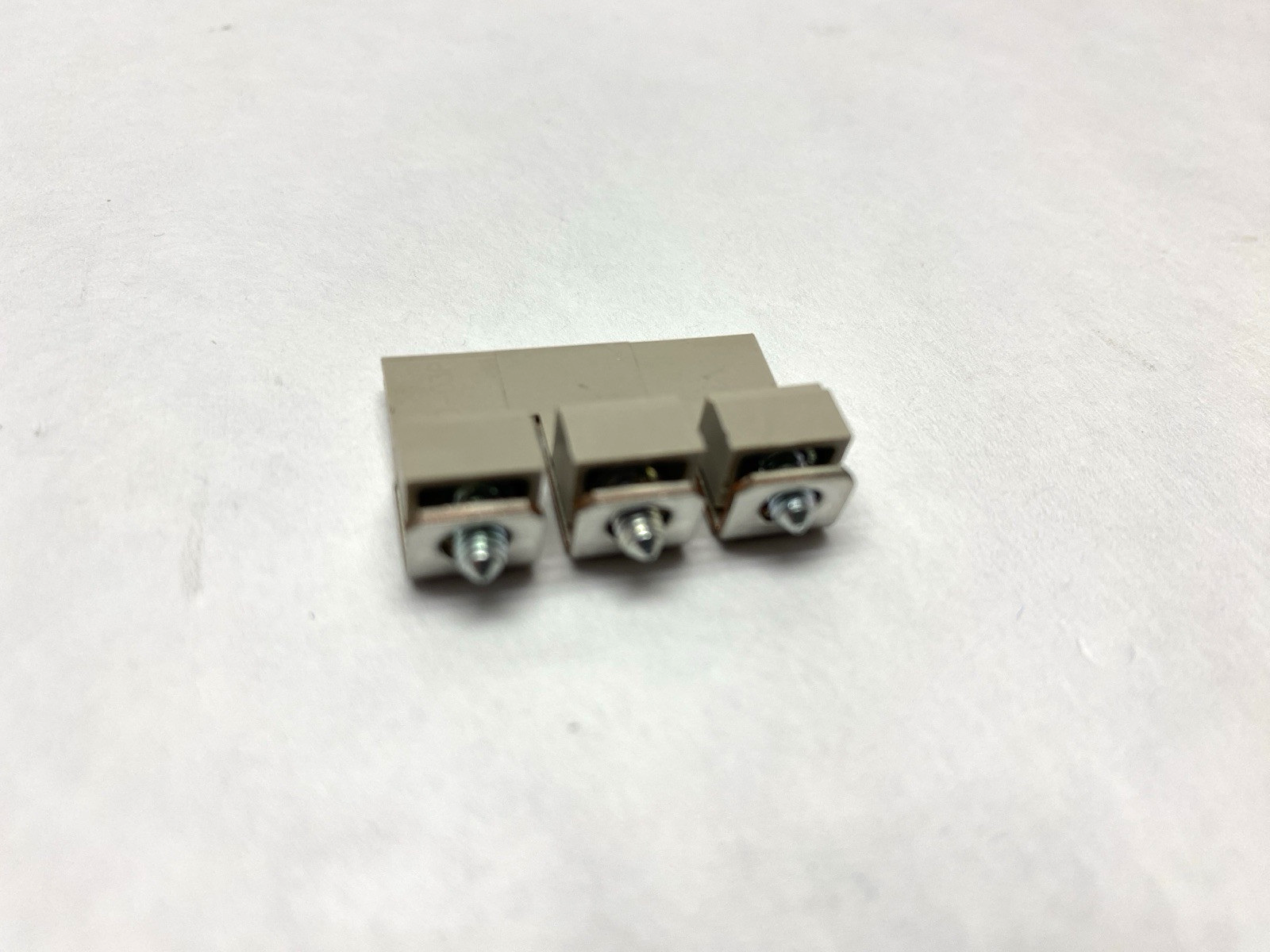Cooper Bussmann DS10-03P/B106-5066 Jumper Terminal Block 3 Position LOT OF 23 PC - Maverick Industrial Sales