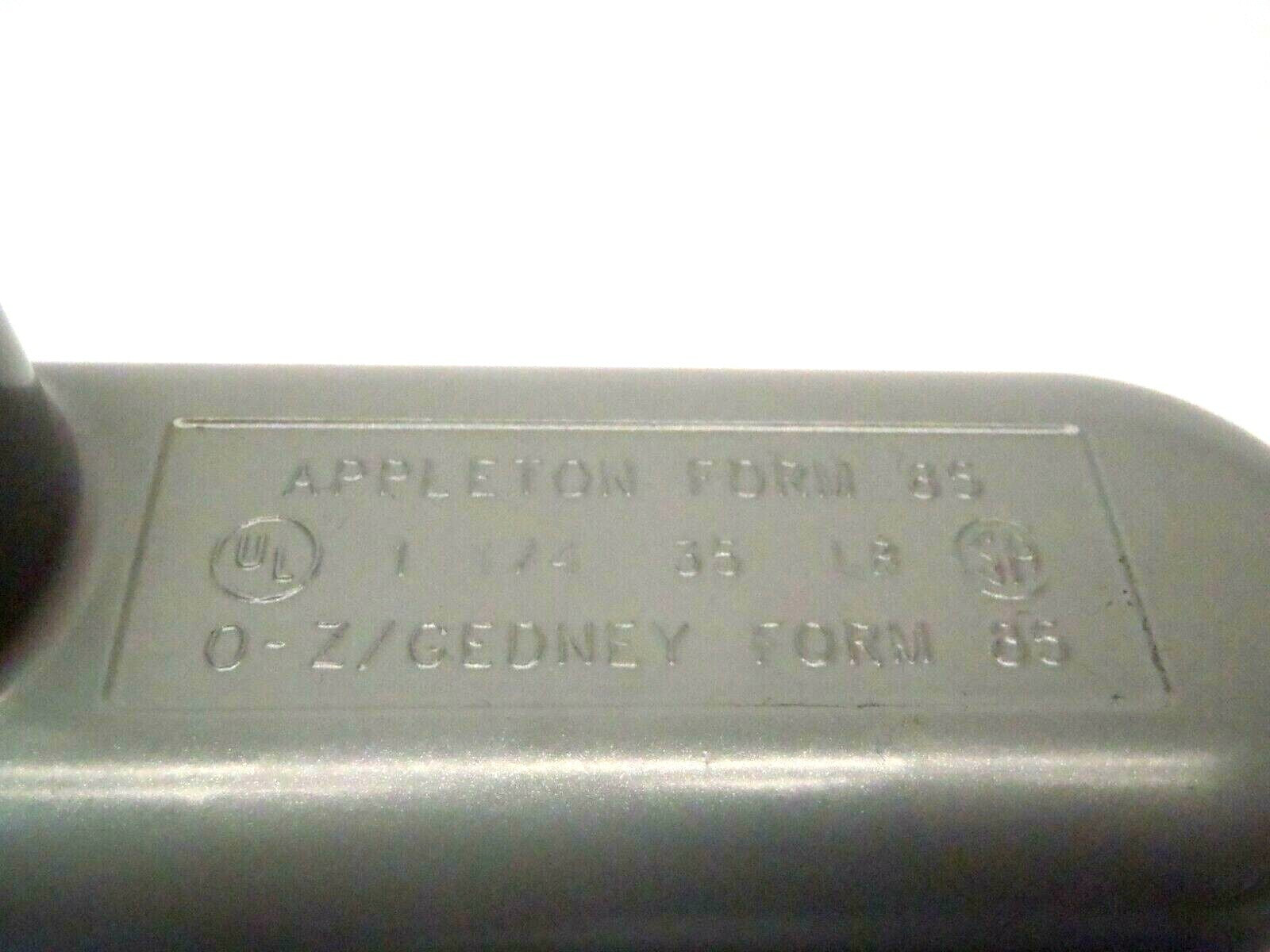 Appleton LB-125A Unilet LB Threaded 1-1/4 Hub Form 85 Conduit Outlet Body - Maverick Industrial Sales