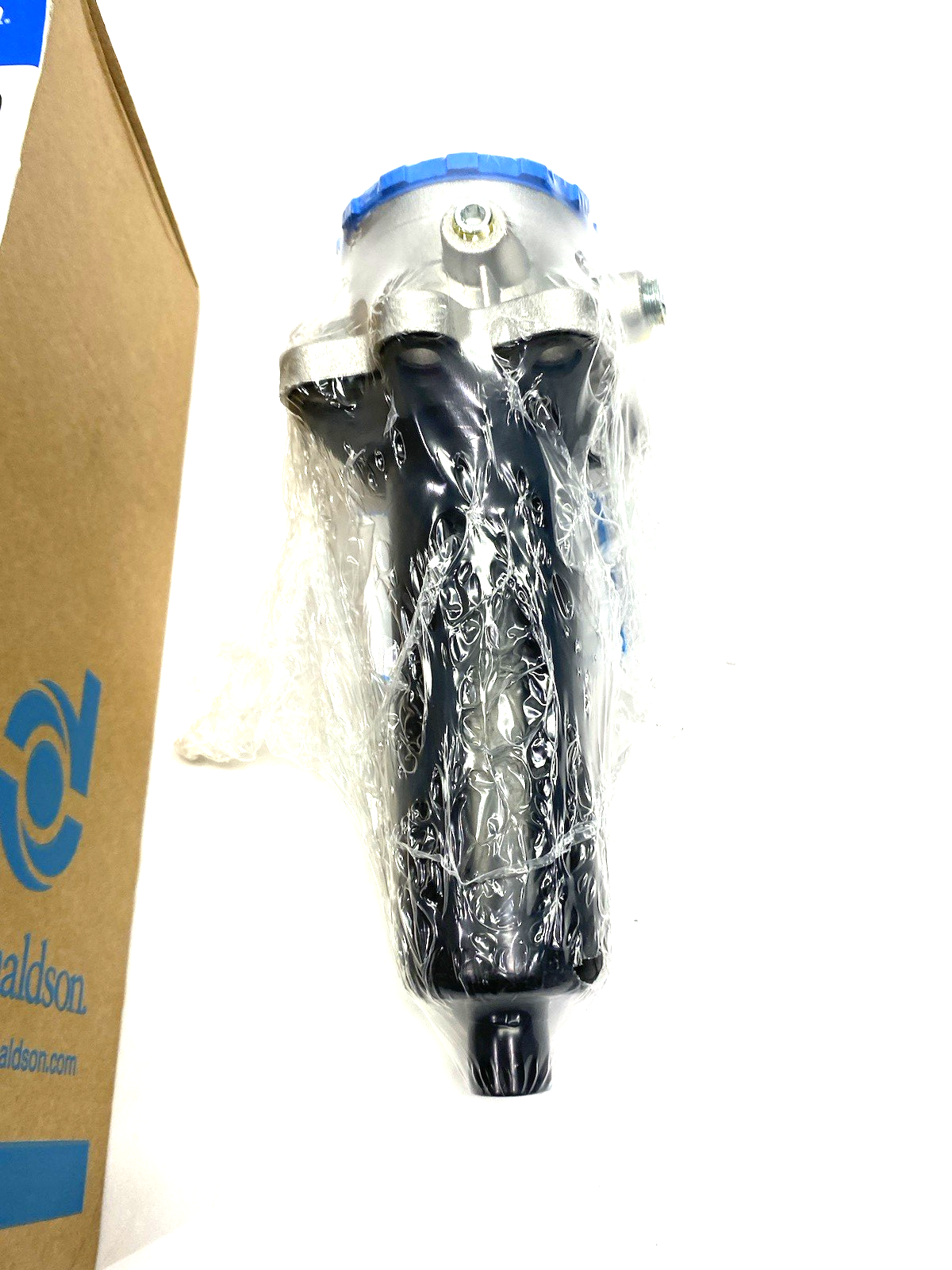 K030319 | Donaldson Hydraulic Filter Assembly, 3/4-16 UN Inlet Size, 20mm Outlet - New – Open box - Maverick Industrial Sales