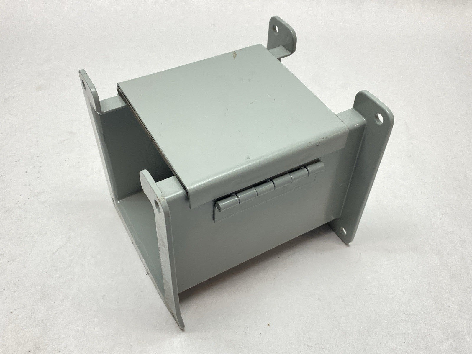 F44L06 | Hoffman nVent Lay-in Wireway Section Straight Hinged Cover Gray - New – Open box - Maverick Industrial Sales