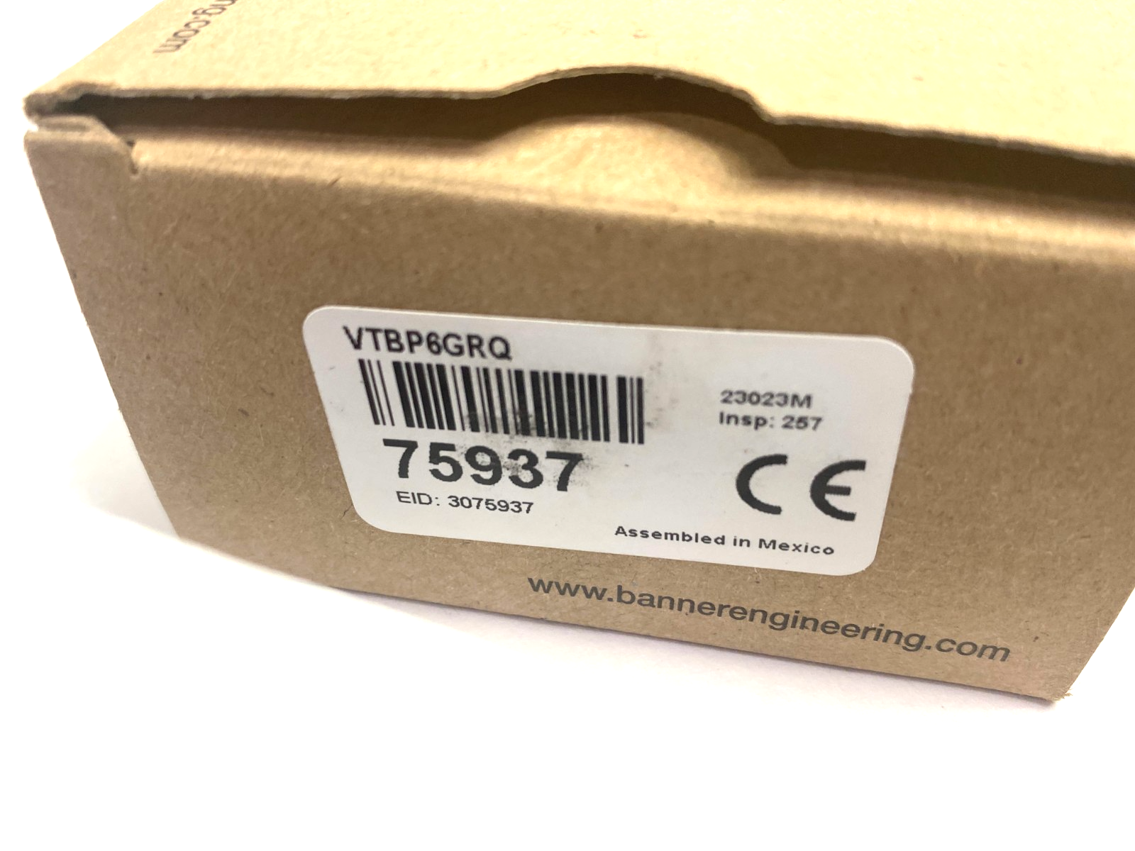 Banner VTBP6GRQ Illuminated Verification Touch Button 2-Color 5-Pin M12 75937 - Maverick Industrial Sales
