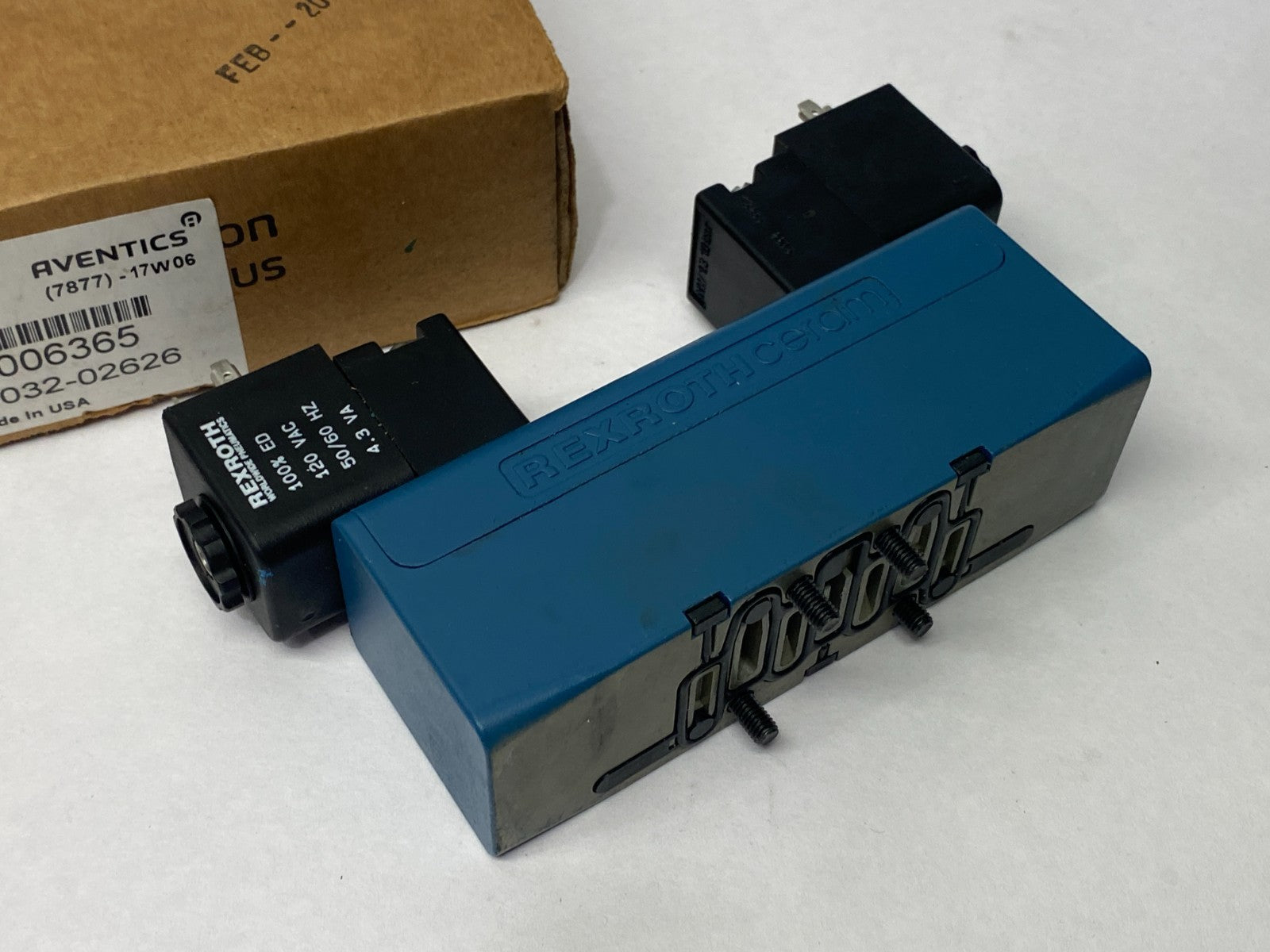 Emerson Rexroth R432006365 AVENTICS™ 5/3-Directional Valve, Series CERAM™ - Maverick Industrial Sales