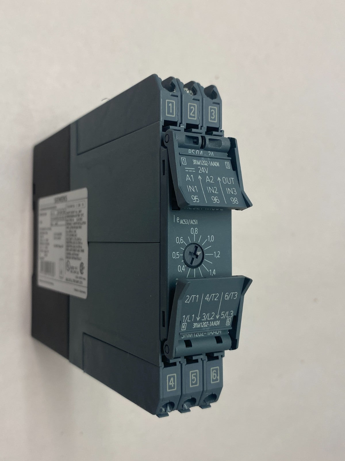 Siemens 3RM1202-1AA04 SIRIUS Reversing Starter, Screw-Type - Maverick Industrial Sales