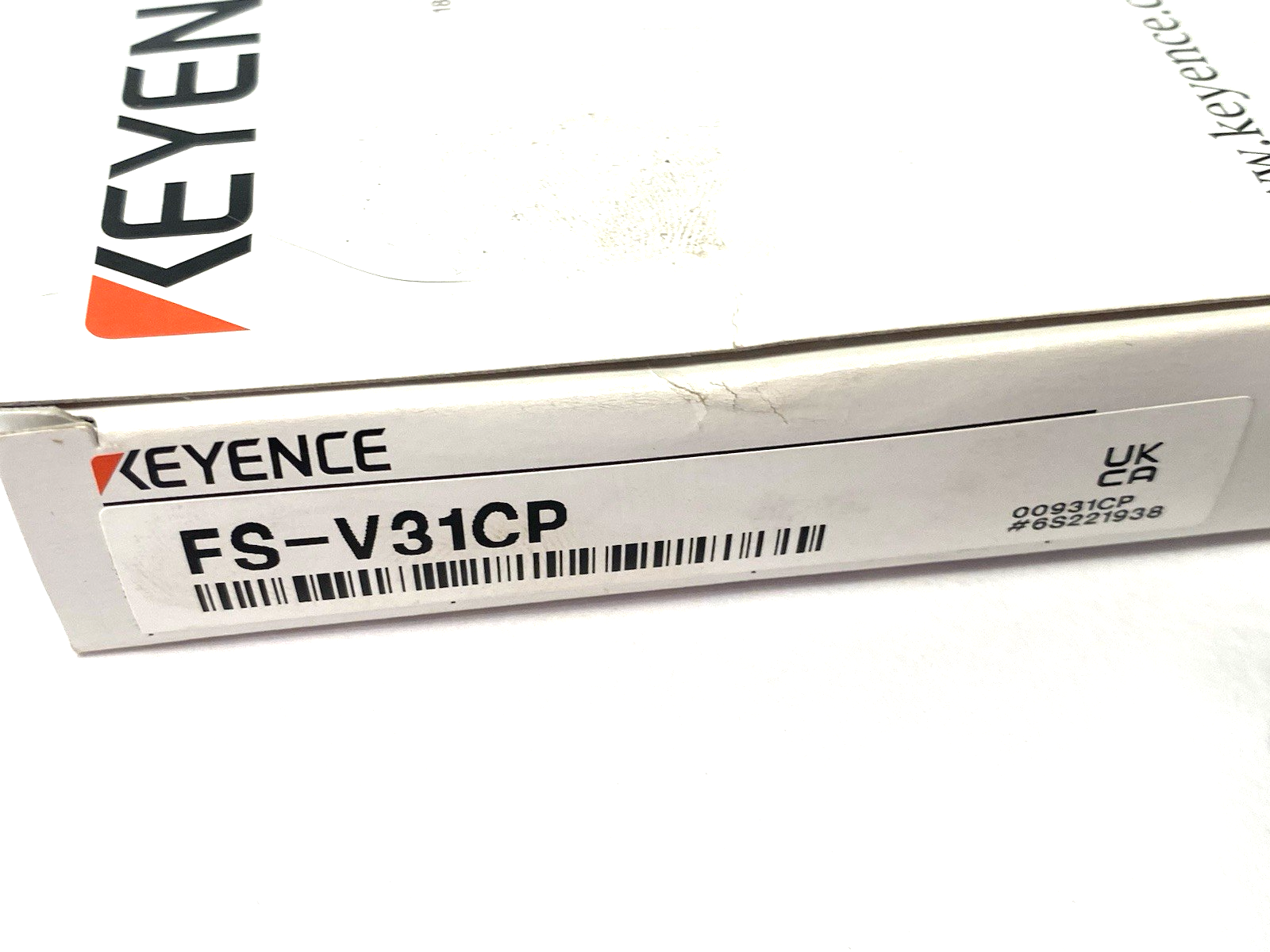 Keyence FS-V31CP Fiber Amplifier Main Unit, M8 Connector Type - Maverick Industrial Sales