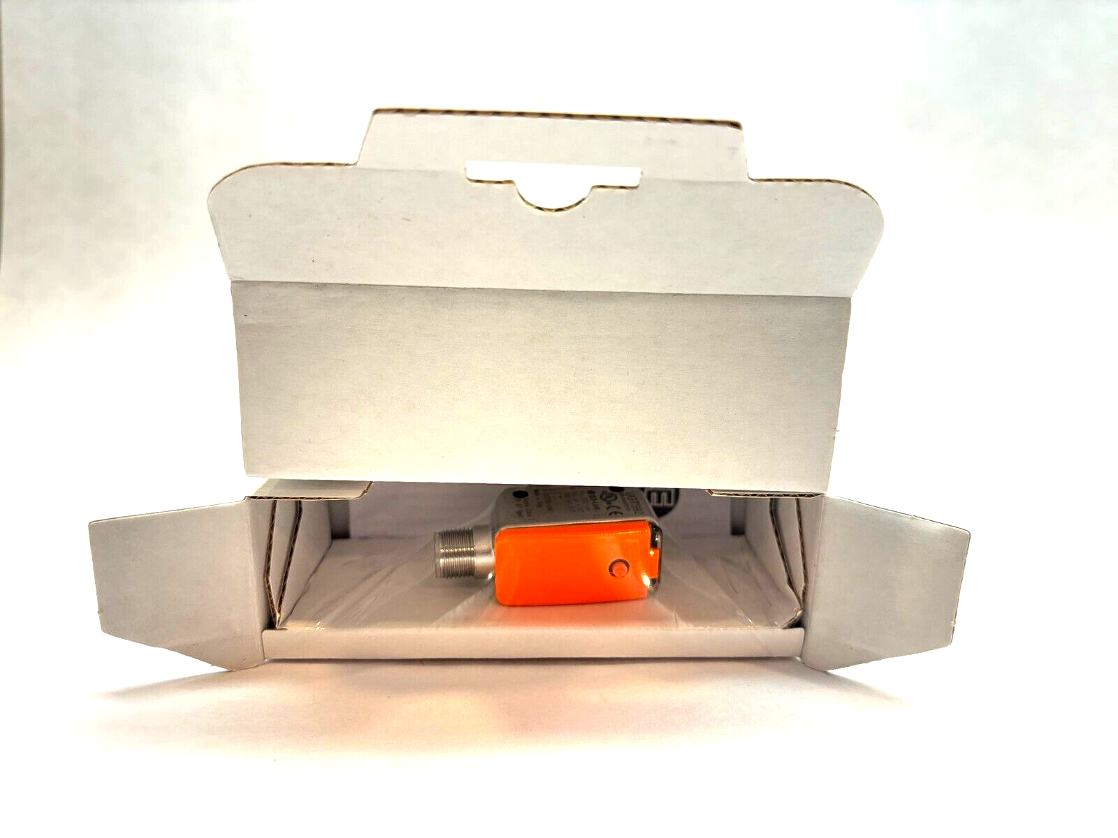 IFM UGT592 Ultrasonic Sensor, UGQ00300EOKG/IO-Link/US - Maverick Industrial Sales