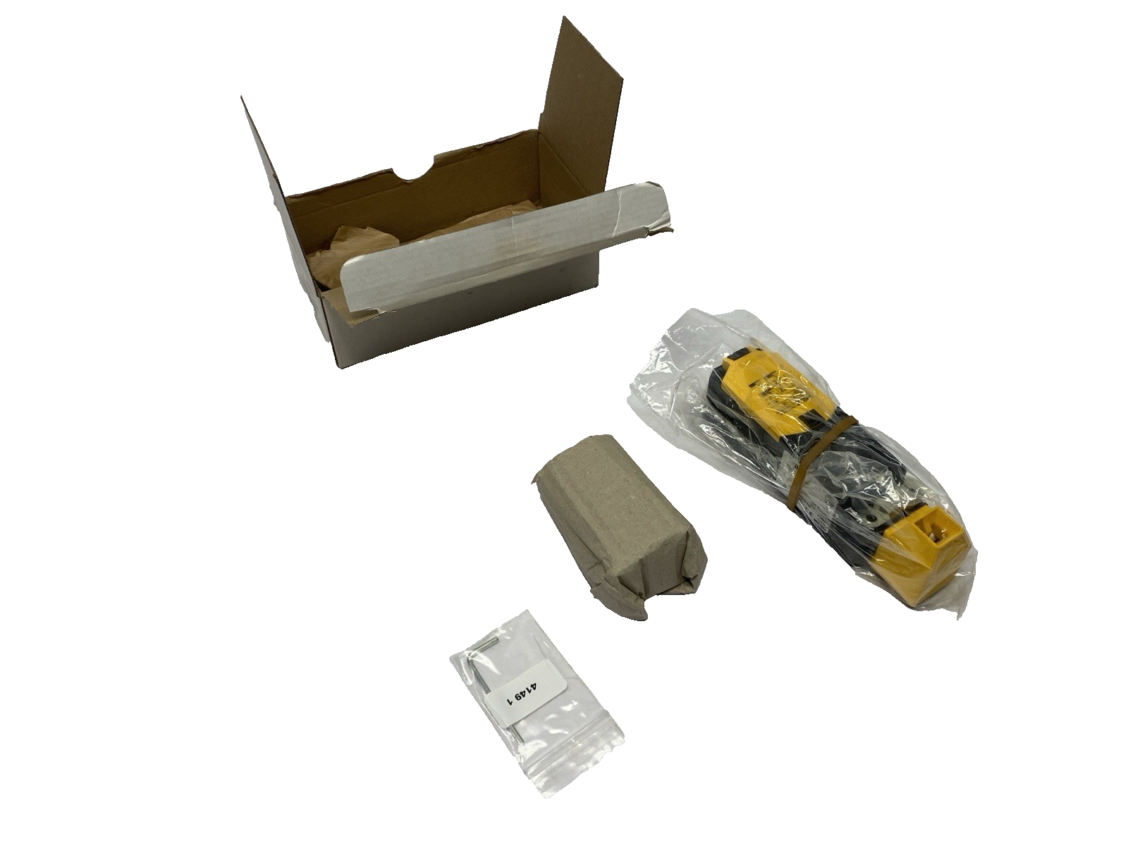 PSEN me1S/1AR | Pilz Interlock Safety Switch 570001 - New – Open box - Maverick Industrial Sales
