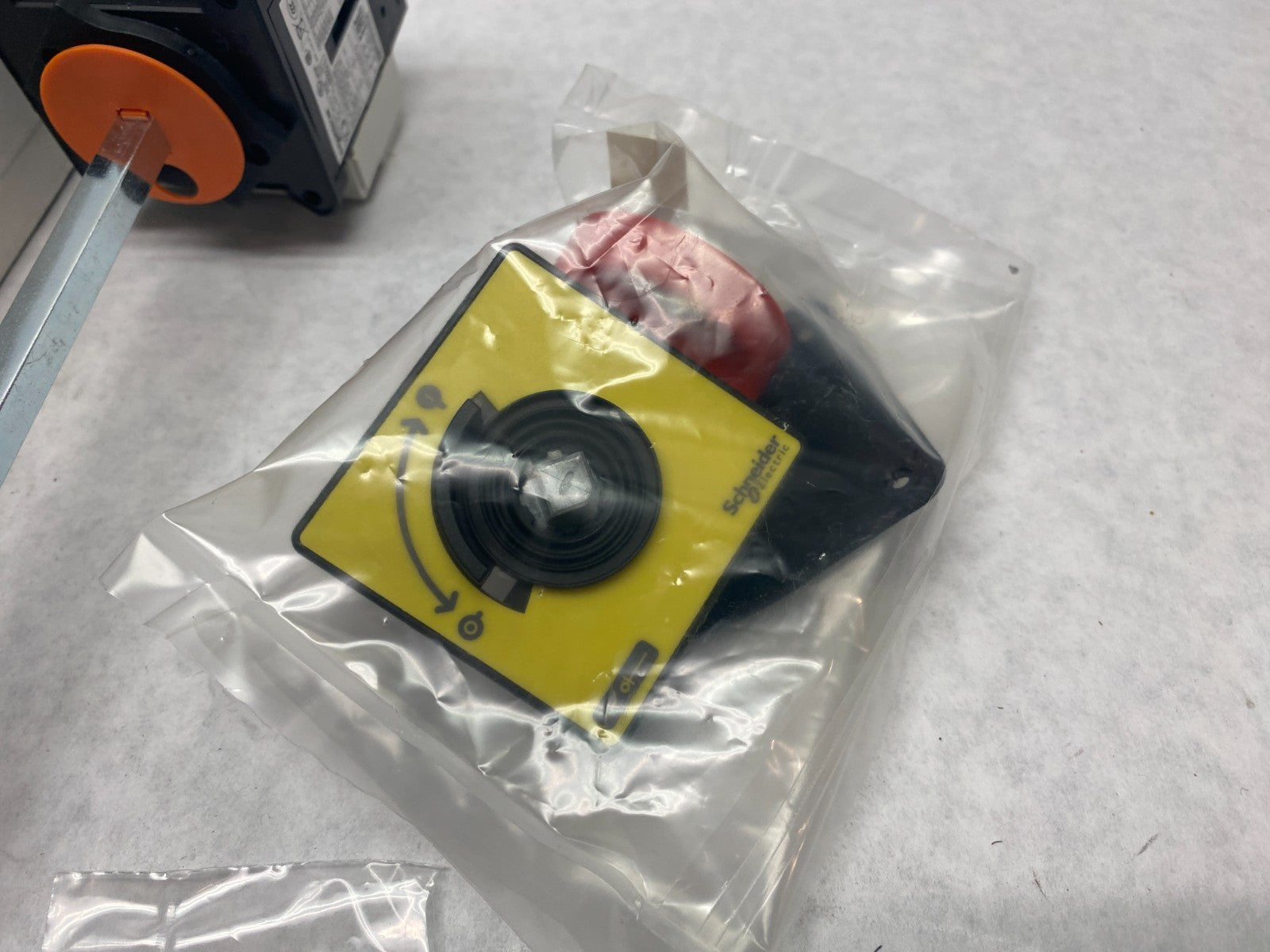 Schneider Electric VCCF3 TeSys Vario Emergency Stop Disconnect Switch 3-Pole - Maverick Industrial Sales