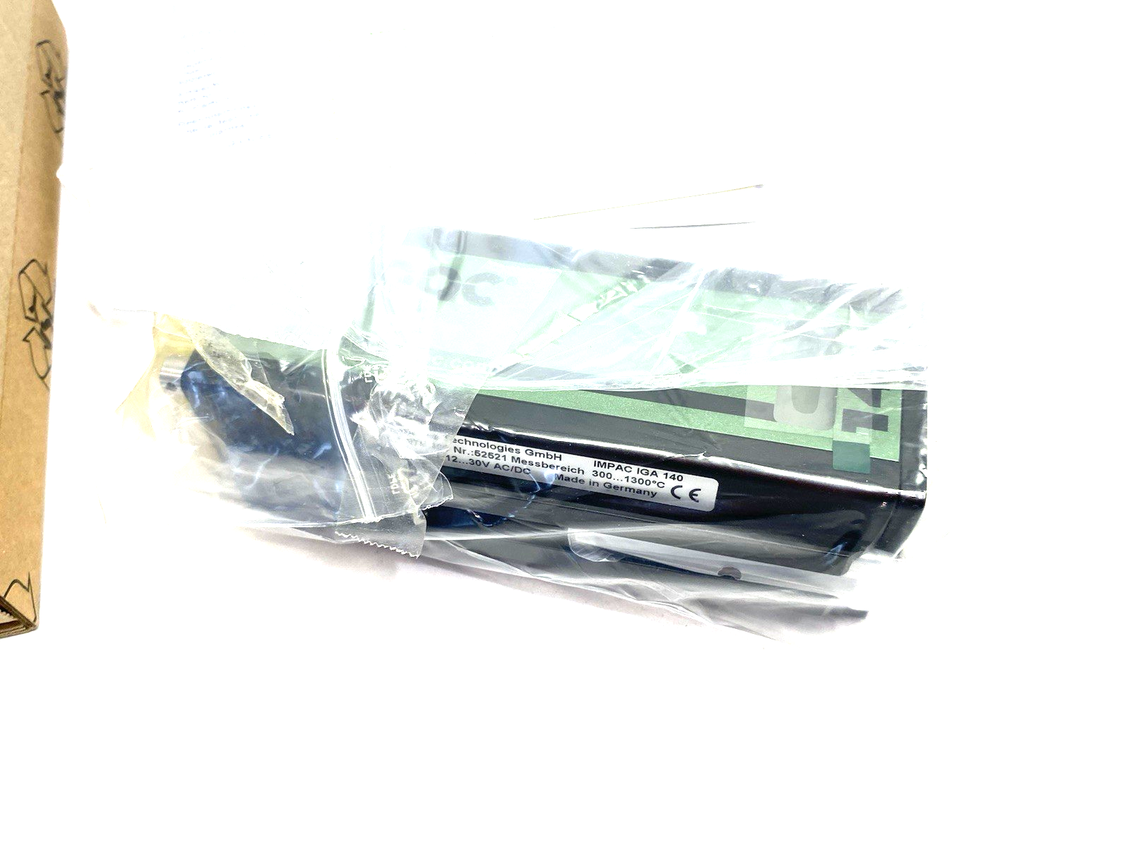 3875300 | LumaSense IMPAC IGA 140 Digital Pyrometer 300 to 1300°C Non-Contact - New – Open box - Maverick Industrial Sales