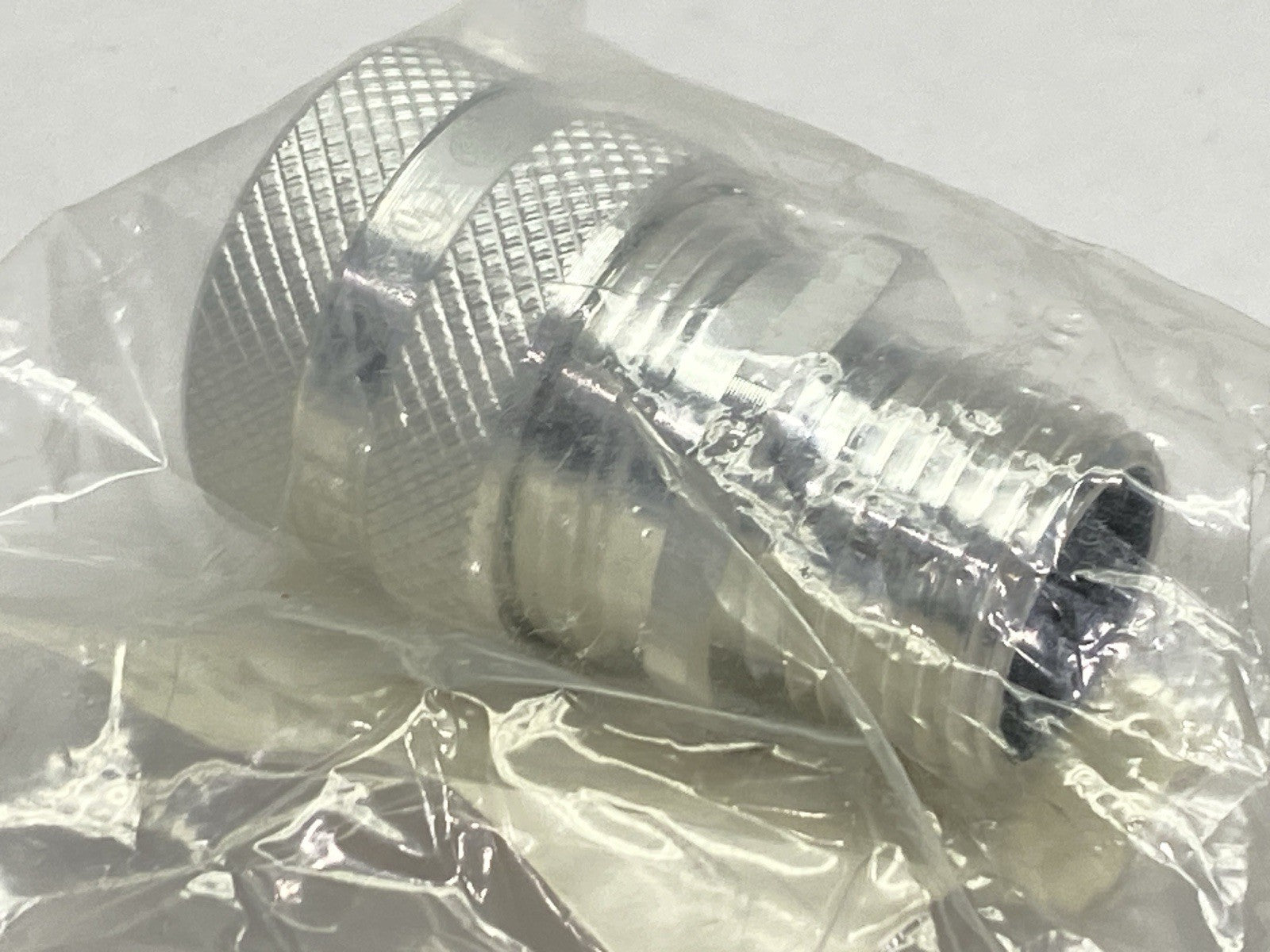 Hubbell SHC1023 Cord Connector 1/2" NPT 0.38"-0.50" - Maverick Industrial Sales
