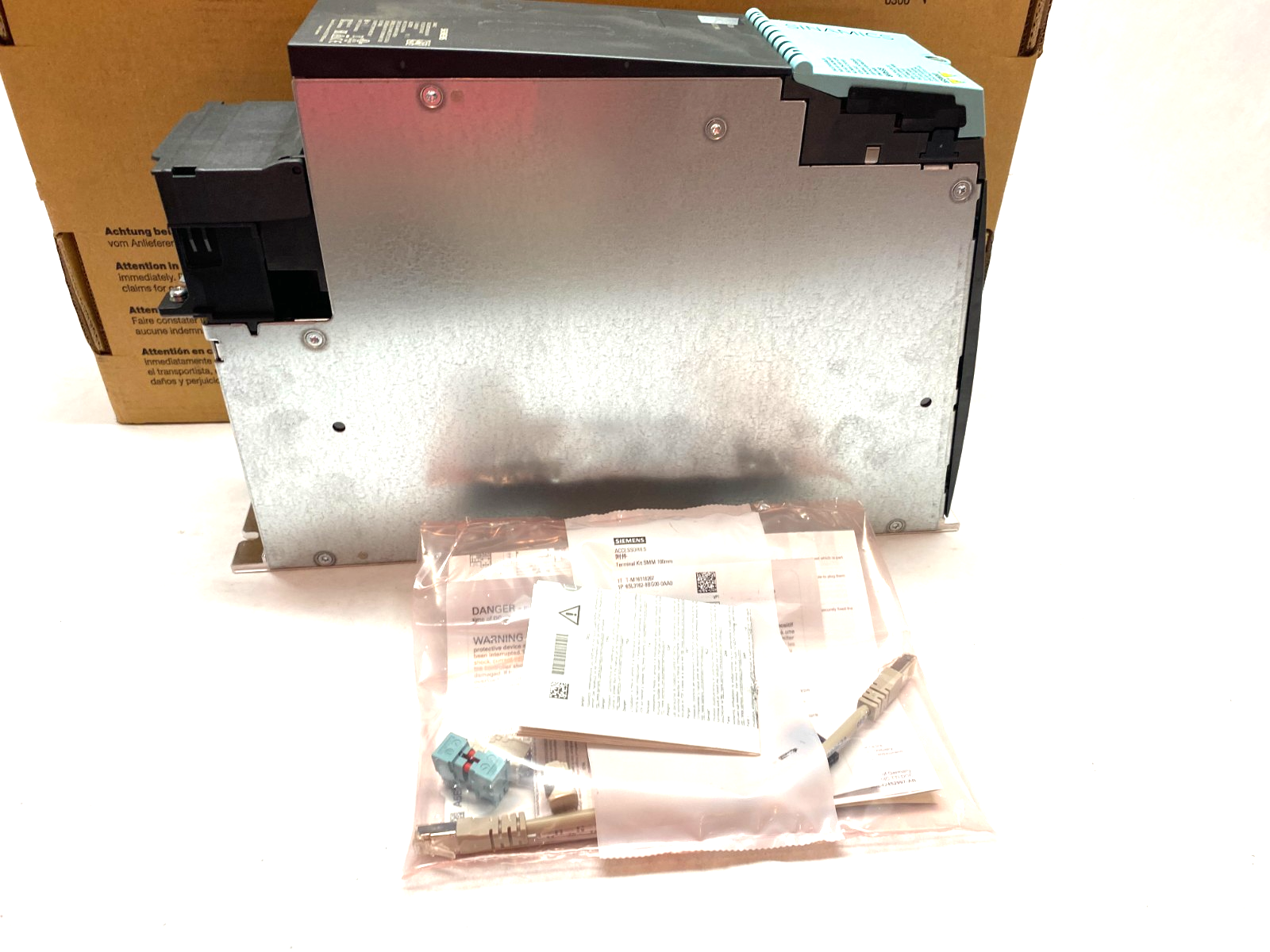 Siemens 6SL3120-1TE24-5AC0 SINAMICS Single Motor Frequency Converter 45A - Maverick Industrial Sales