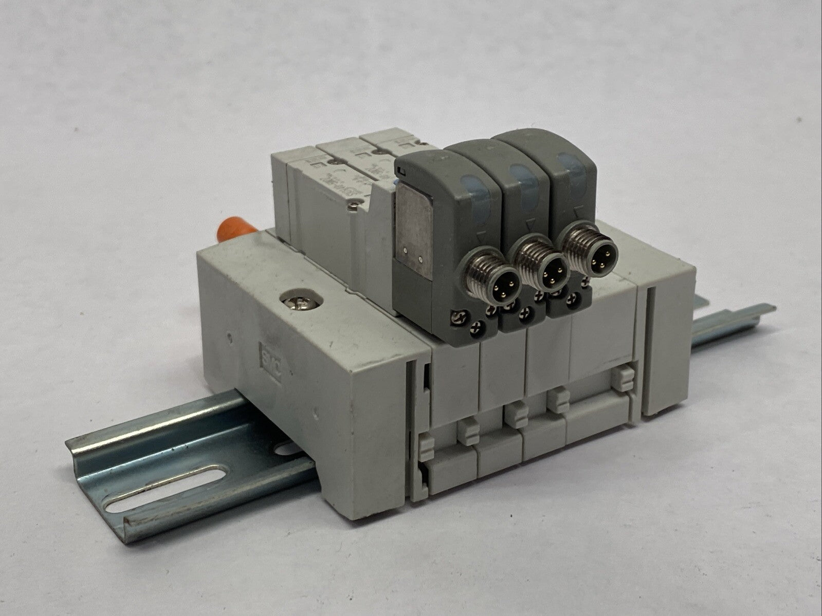 SMC SS5Y3-60-03U Cassette Style Manifold 3 Station w/ SY3140-5WOZ Solenoid Valve - Maverick Industrial Sales