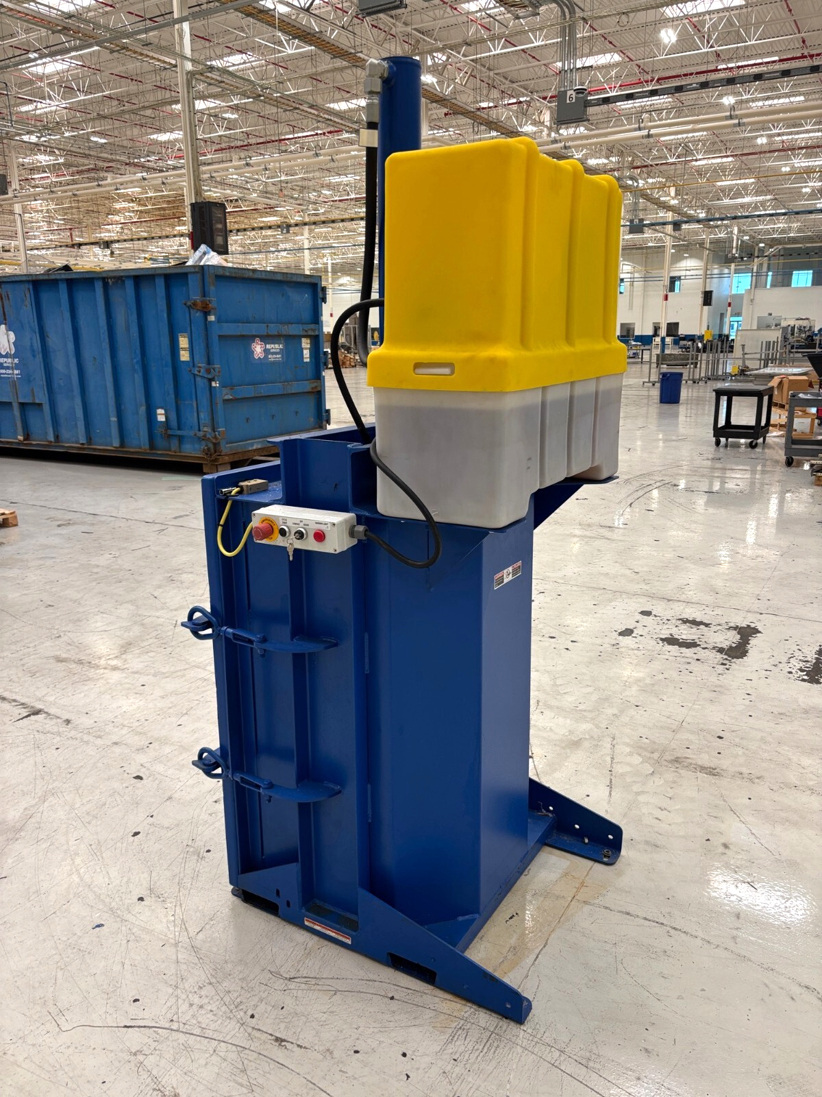 Global Industrial HDC-905-IDC/460V Hydraulic Drum Crusher / Compactor, 55G Steel - Maverick Industrial Sales