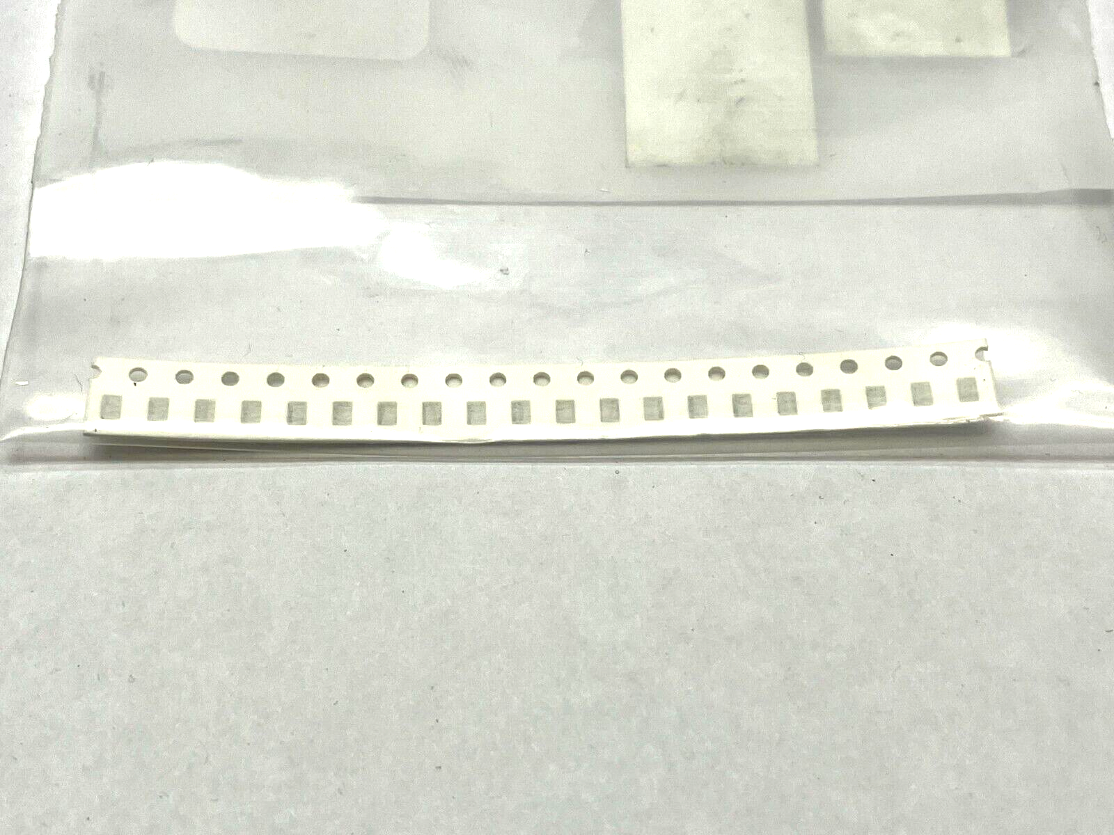 VISHAY CRCW0805365RFKEA Surface Mount Thick Film Resistor LOT OF 20 - Maverick Industrial Sales