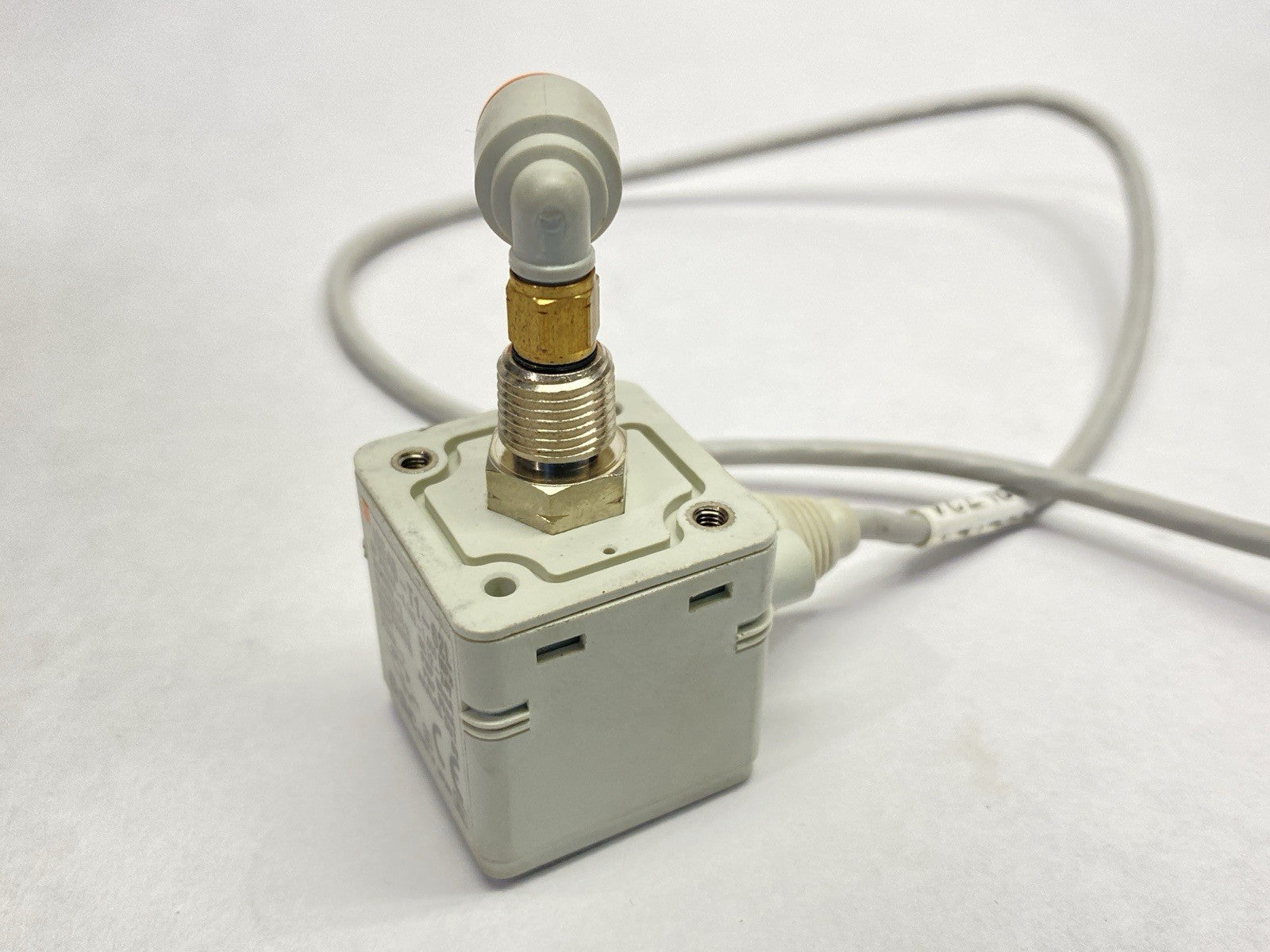 ISE40-T1-62L | SMC Pneumatic Pressure Switch 12-24VDC - Used - Maverick Industrial Sales