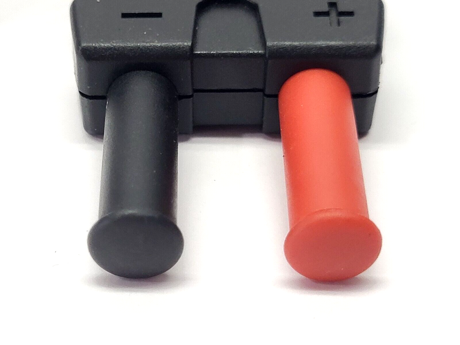 N/A | K-Type to Banana Plug Adapter- New – Open box - Maverick Industrial Sales