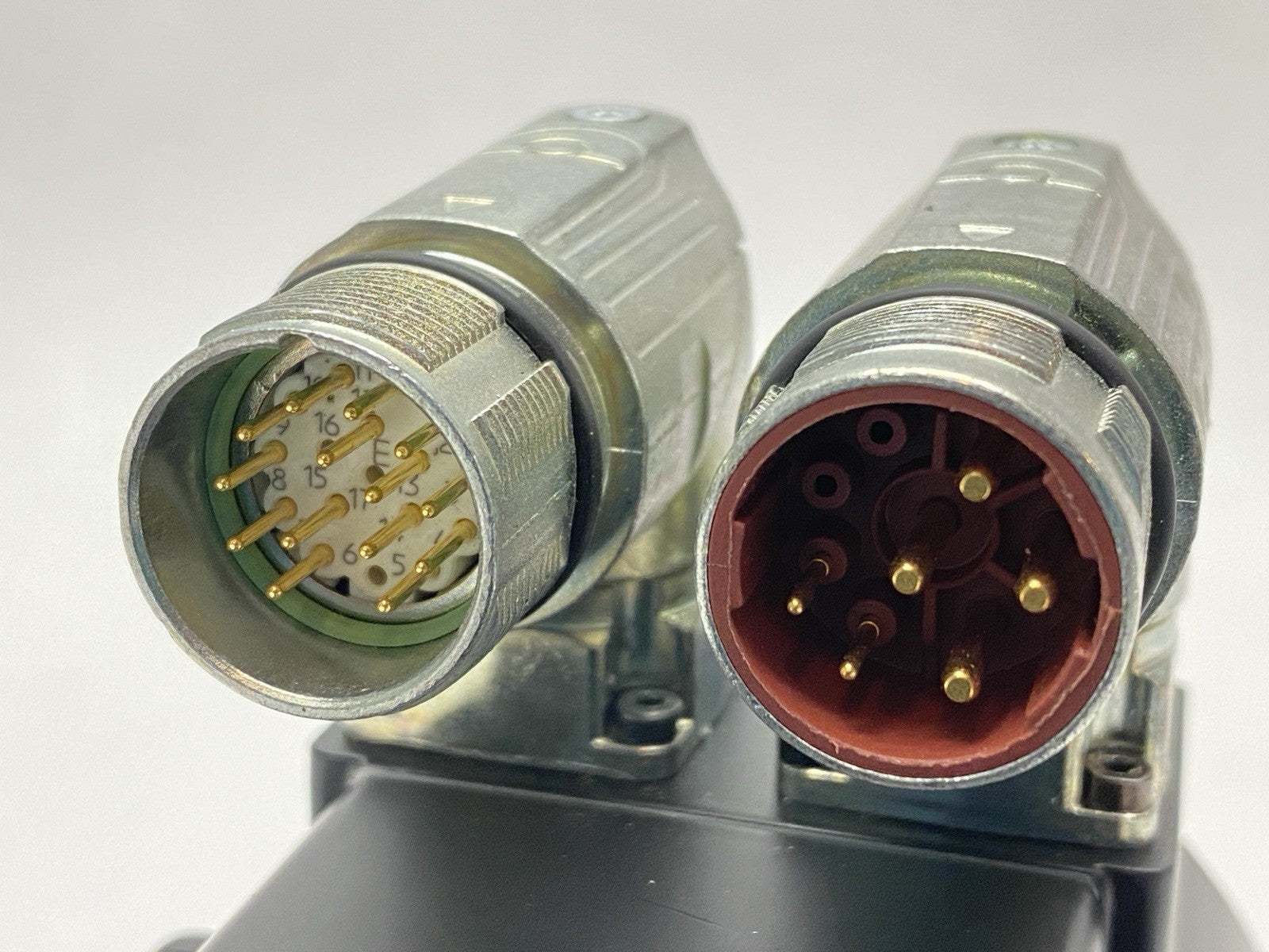 Kollmorgen AKM44J-ANC2AB00 Servo Motor 6000RPM 7.7A 640VDC 1.25kW - Maverick Industrial Sales