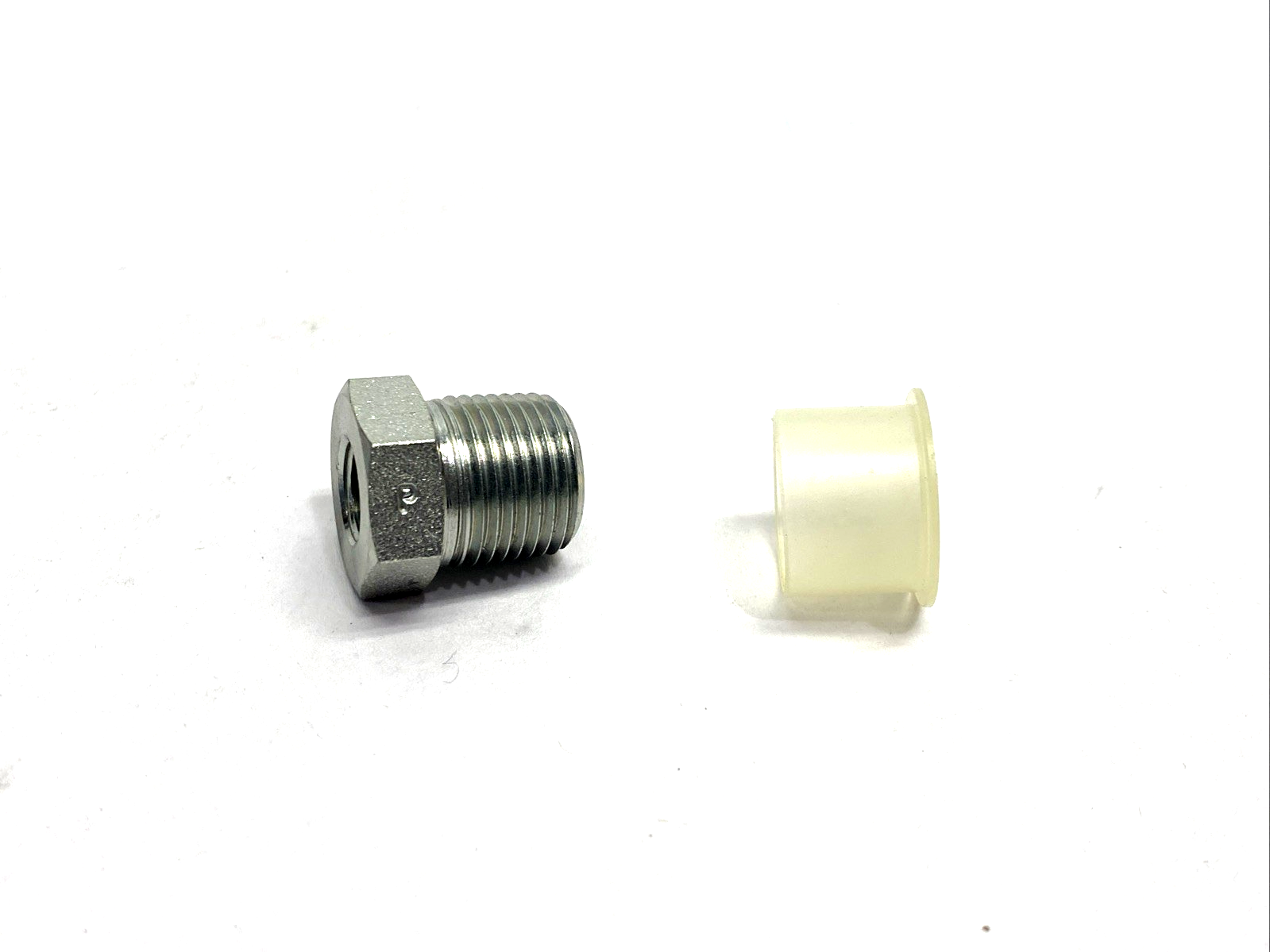 Parker 3/8 X 1/8 PTR-S Reducer Fitting 3/8" NPT Male x 1/8" NPT Female LOT OF 8 - Maverick Industrial Sales