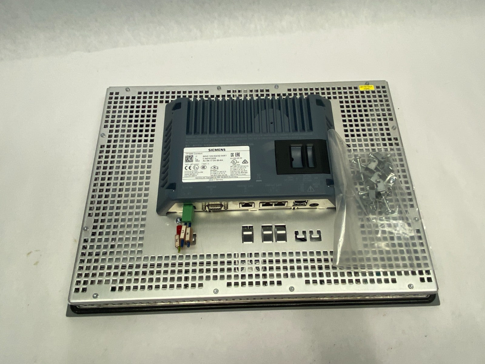 Siemens 6AV2124-0QC02-0AX1 SIMATIC HMI TP1500 Comfort Panel, 15" SMALL SCUFFS - Maverick Industrial Sales