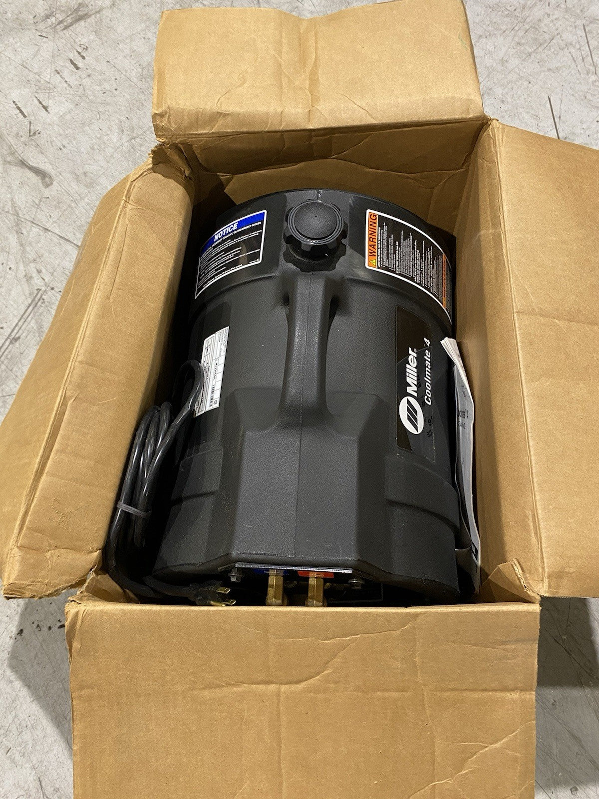 042288 | Miller Coolmate™ 4 Water Coolant System 115 V for Water Cooled Torches - New – Open box - Maverick Industrial Sales