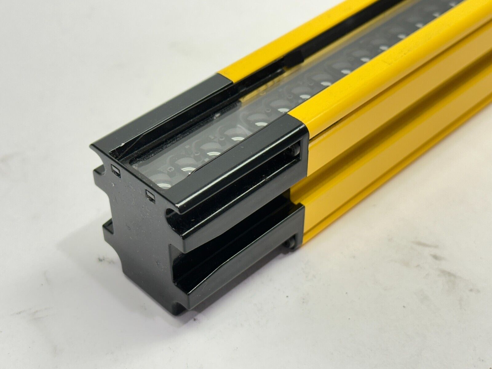 Banner SLLR23-490-S LS-S Series Type 4 Safety Light Curtain Receiver 808954 - Maverick Industrial Sales