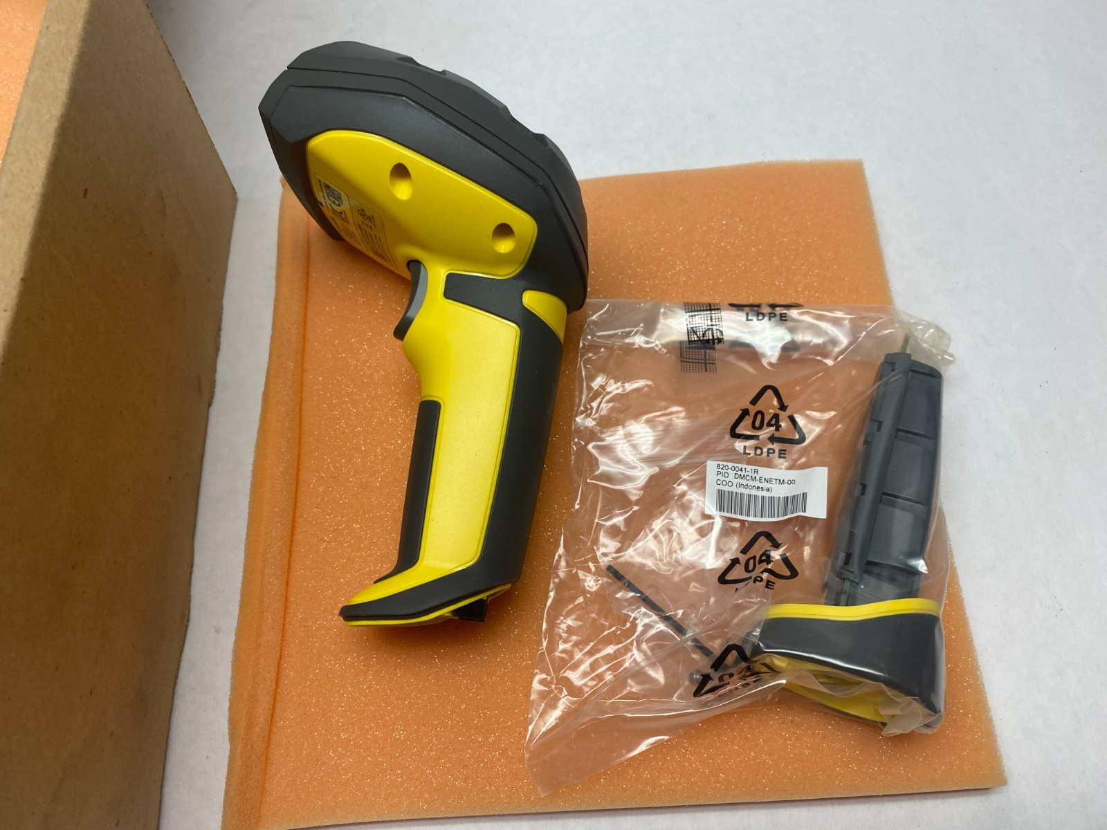 Cognex DMR-8072DL-0200 Dataman Handheld Barcode Scanner 828-11433-1R - Maverick Industrial Sales