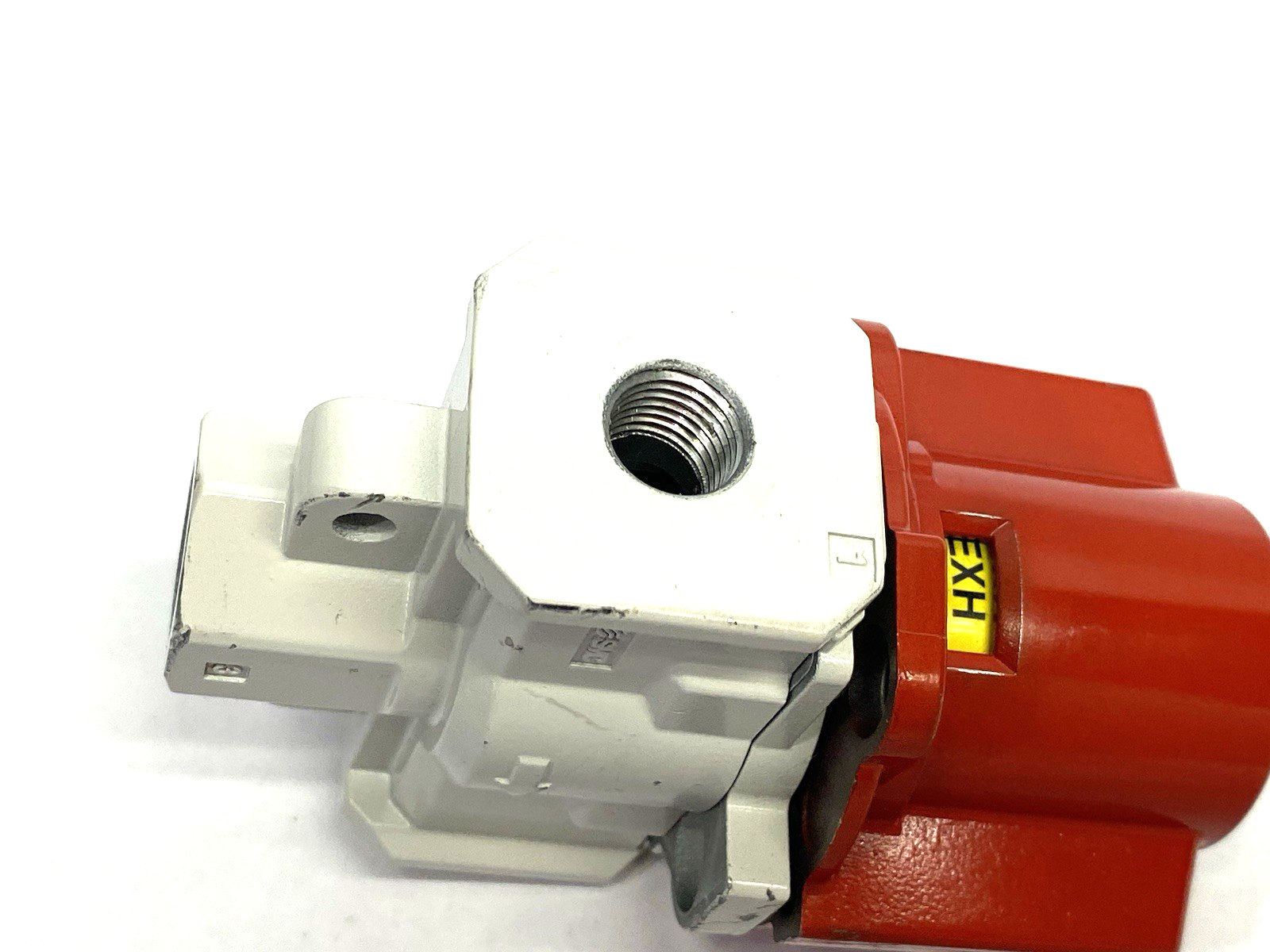 VHS40-N02B-Z | SMC Single-Action Lockout/Relief Valve, 3-Port, 15~150psi, Hand Op. - Used - Maverick Industrial Sales