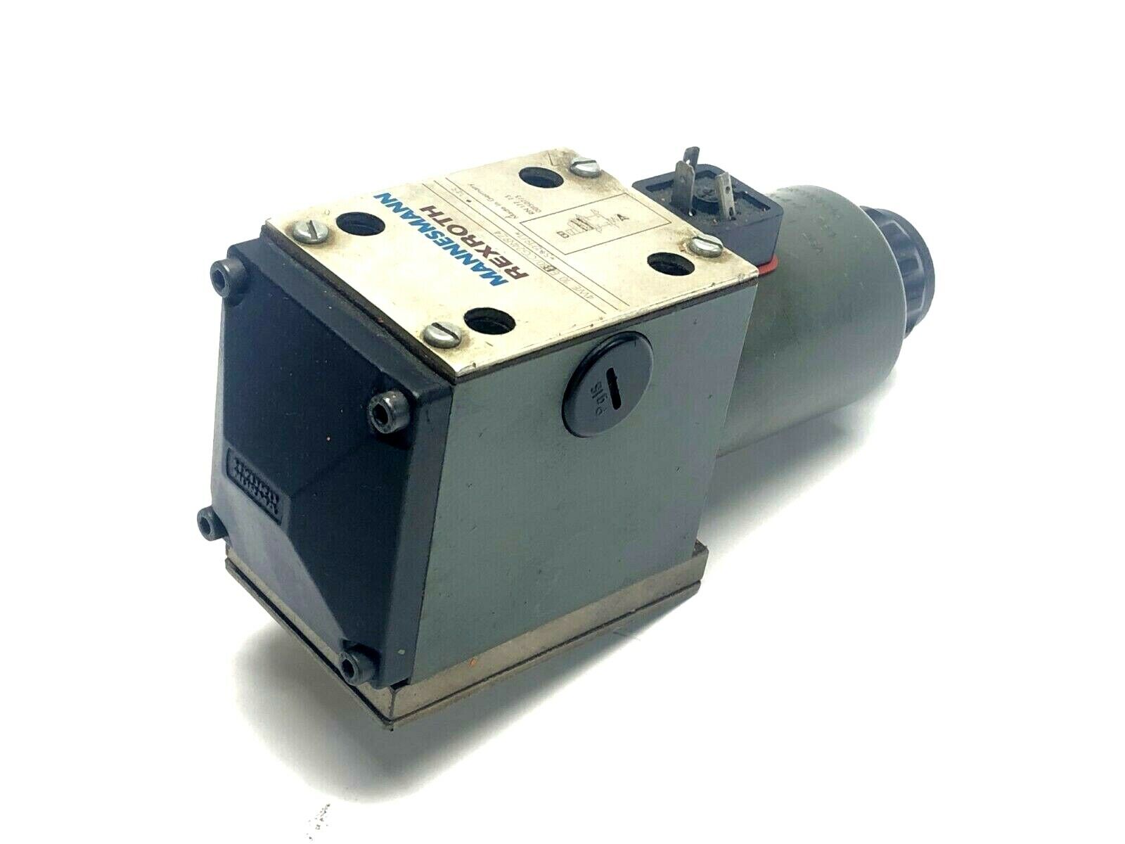 Mannesmann Rexroth 4WE 10 EB30/CG24N9Z4 Hydraulic Solenoid Valve - Maverick Industrial Sales