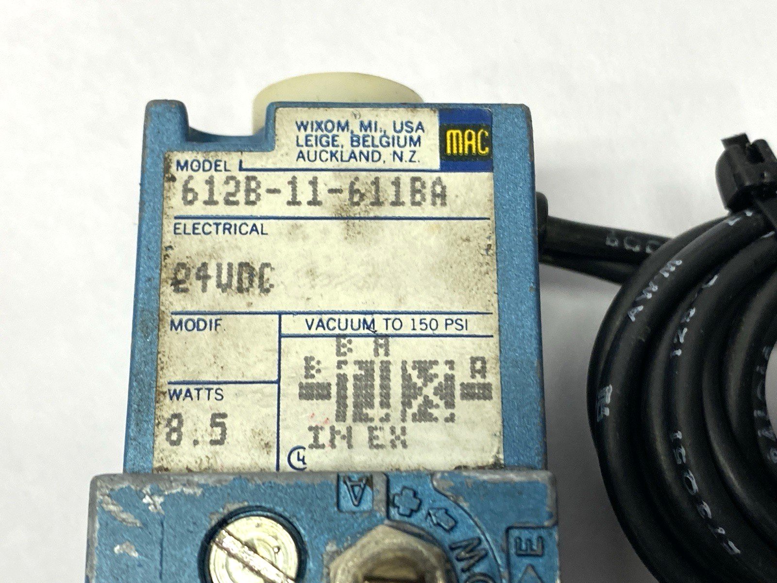 612B-11-611BA | MAC Valves Pneumatic Solenoid Valve 1/4" Ports MISSING SCREW - Used - Maverick Industrial Sales