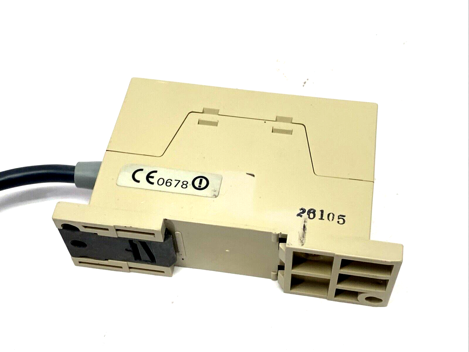 Omron V600-HAR81 Amplifier - Maverick Industrial Sales