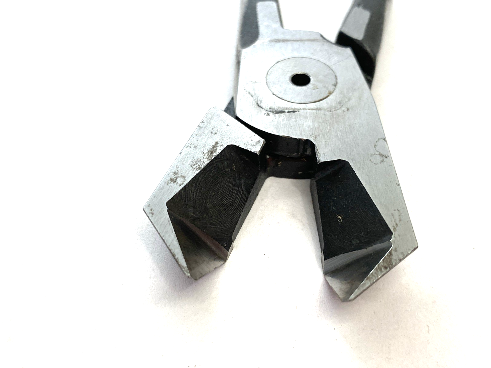 Vessel N20AE19 Angled Nipping Blades for Hand Held Air Nipper - Maverick Industrial Sales