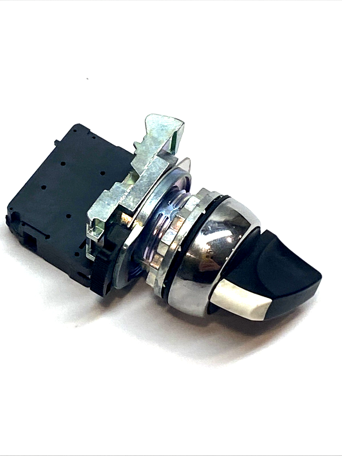 Allen-Bradley 800FM-SM22 2-Pos 22mm Metal Selector Switch w/ 800F-X10 1NO - Maverick Industrial Sales