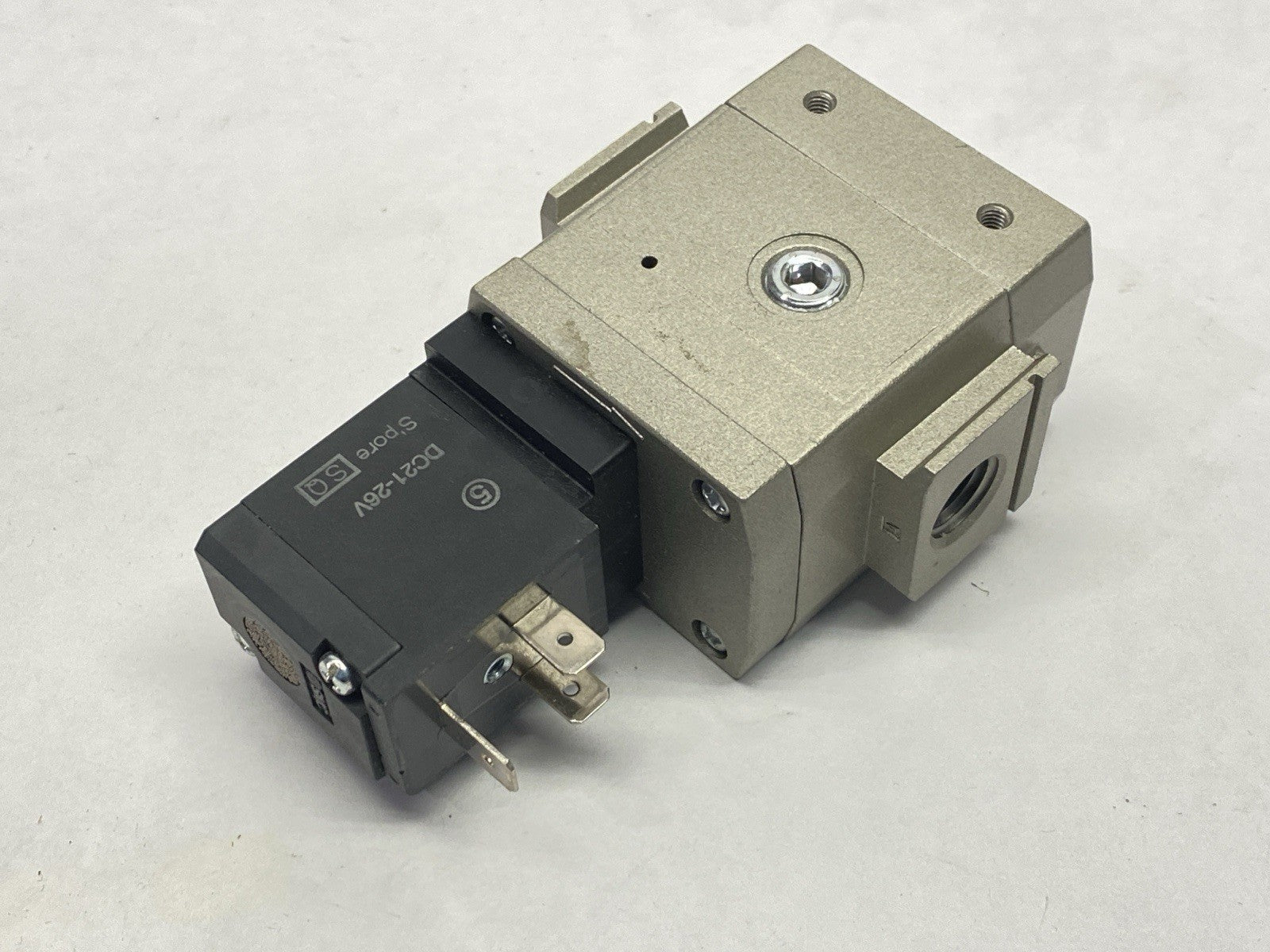SMC AV2000-N02-5D Pneumatic Soft Start Valve 1/4" NPT - Maverick Industrial Sales