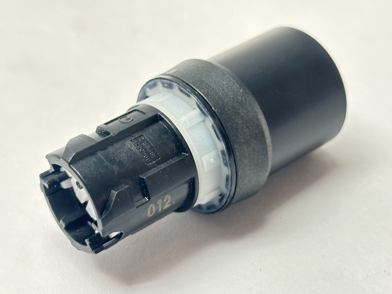 Siemens 3SU1000-5BC01-0AA0 2-Position Keyed Switch Head Momentary 22mm - Maverick Industrial Sales