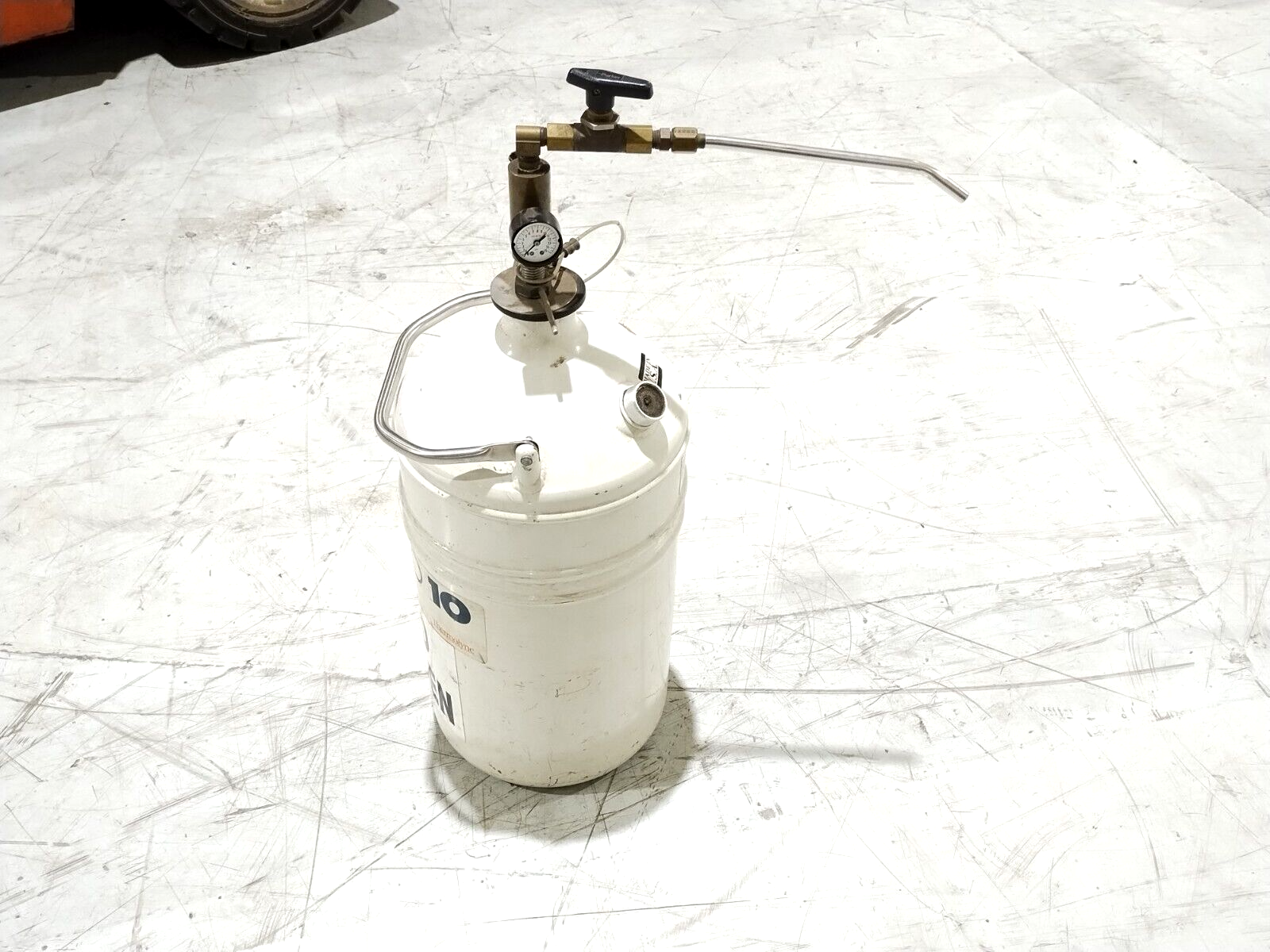 Thermolyne THERMO 10 Liquid Nitrogen Handling Vessel & Valve, 10L - Maverick Industrial Sales