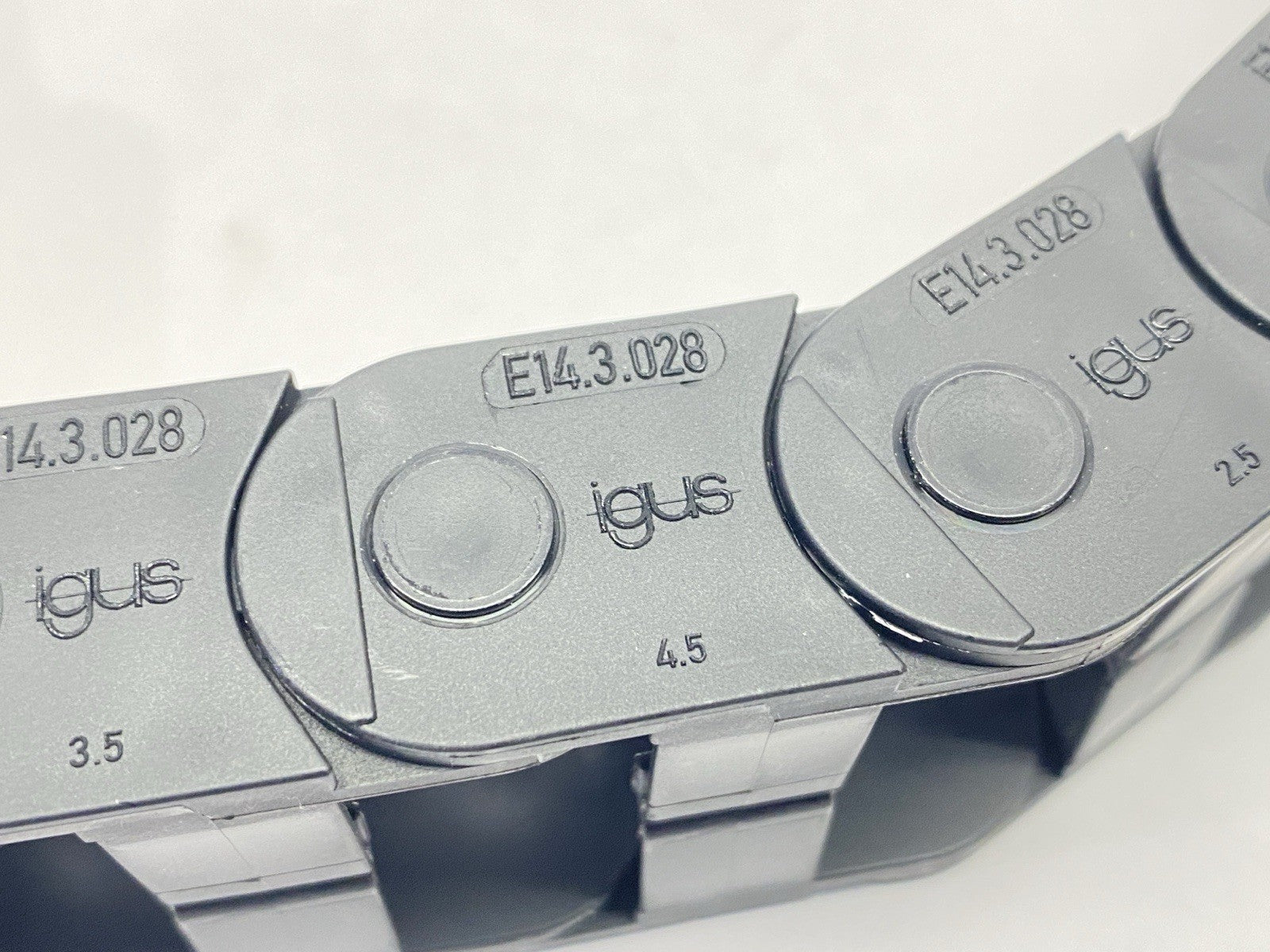 E14.3.028.0 | Igus Series E14 Energy Chain 13 Links 1.3ft Length w/ 114-3-12PZ - New Other - Maverick Industrial Sales