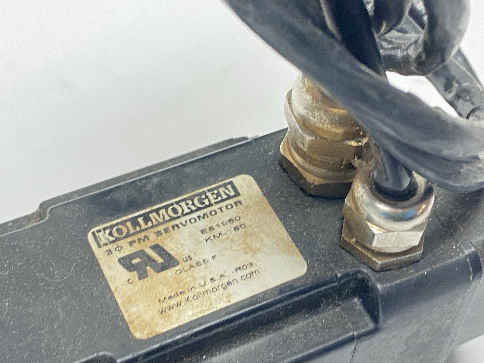 AKM11B-ANMN2-00 | Kollmorgen Servo Motor 0.183Nm 8000RPM 320VDC - For parts or not working - Maverick Industrial Sales