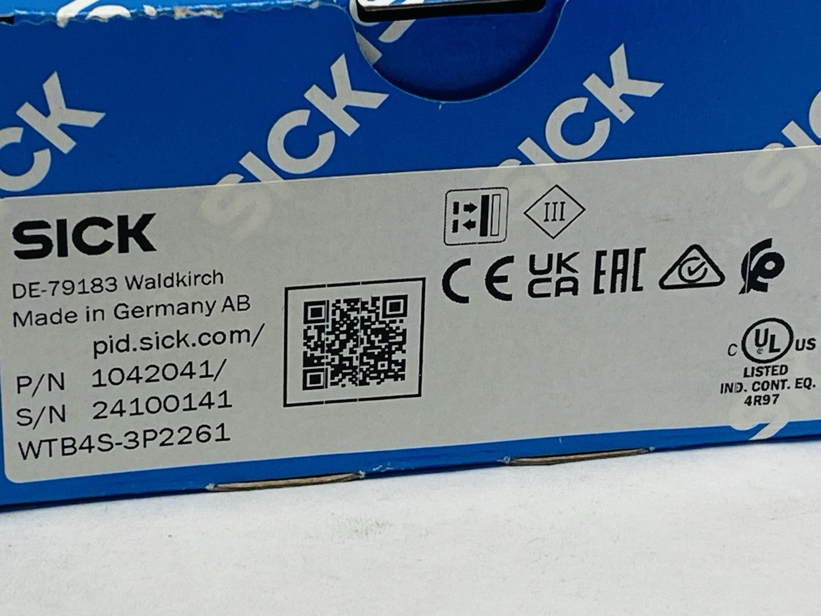 Sick WTB4S-3P2261 Photoelectric Proximity Sensor 1042041 - Maverick Industrial Sales