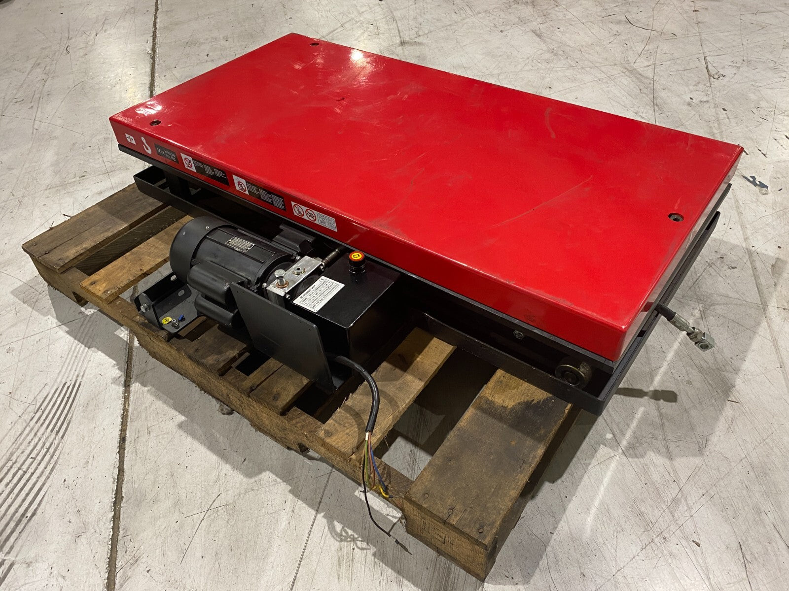 Dayton 35KT68 Scissor Lift Table 39" Max Lift, 8" Min Lift MISSING CONTROLS - Maverick Industrial Sales