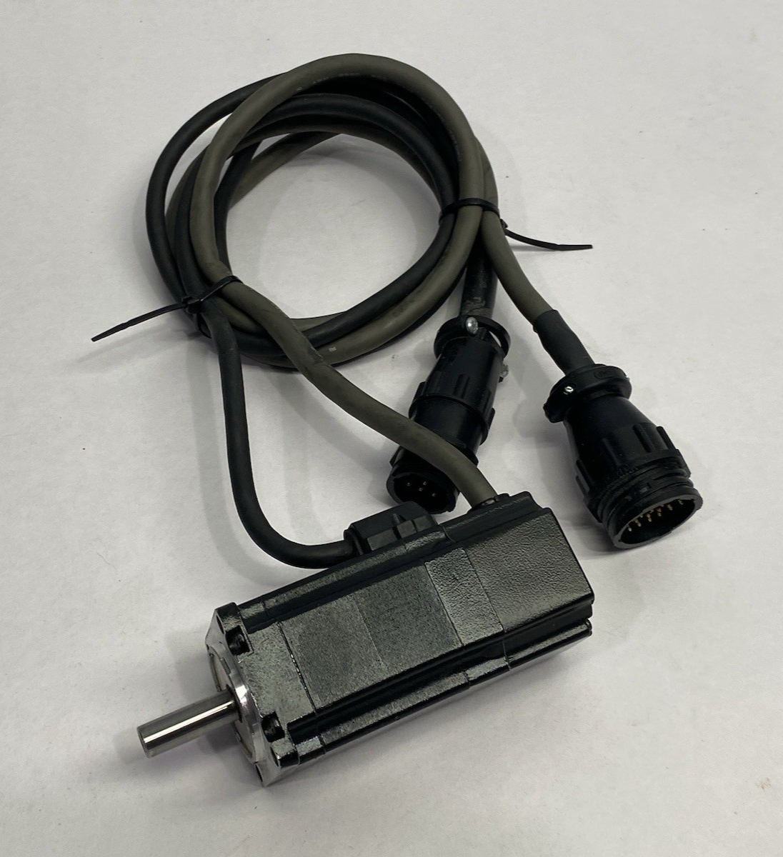 47585201 | Reliance Electro-Craft Servo Motor 5412-22-002 - Used - Maverick Industrial Sales