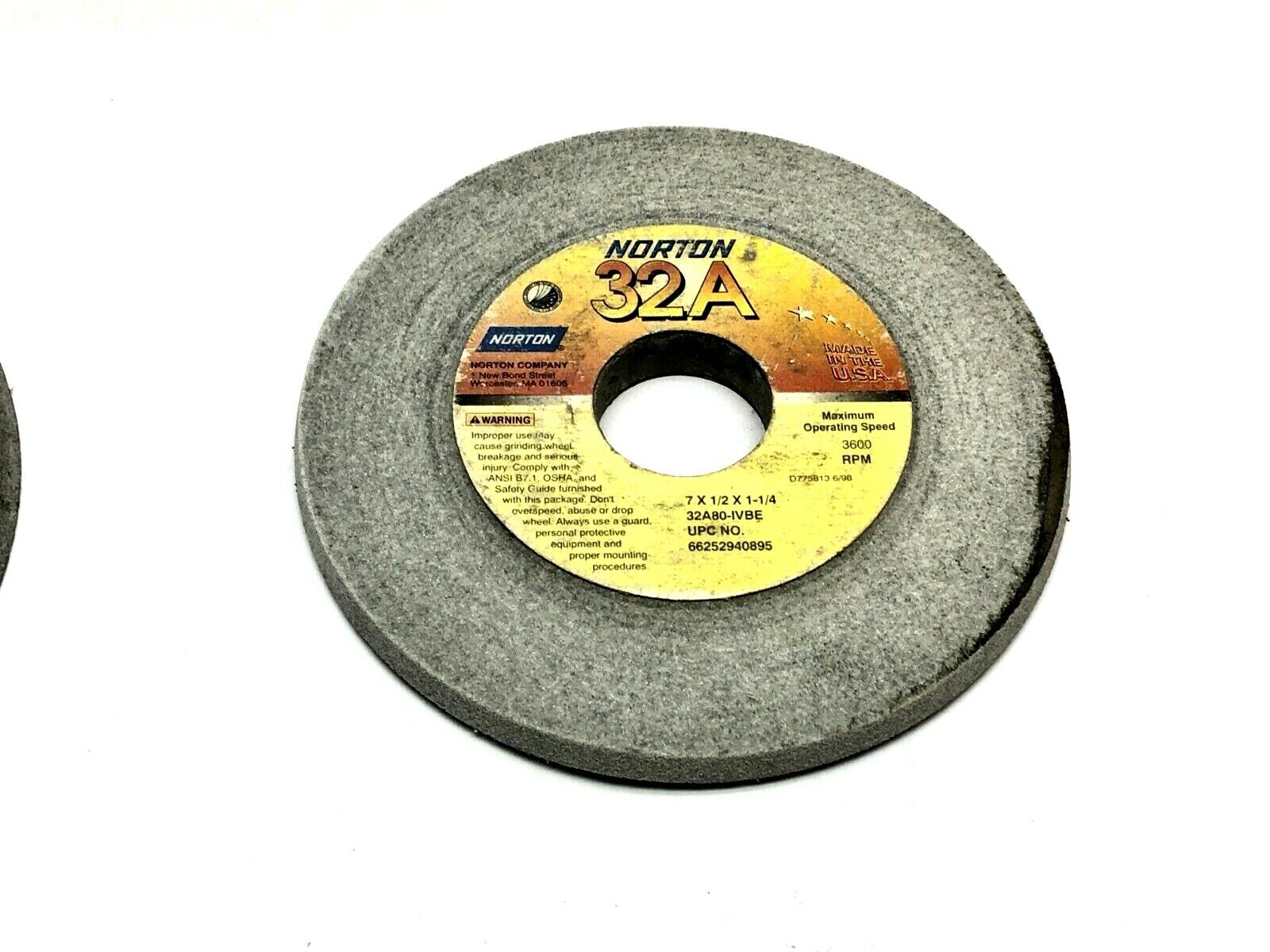 Norton 32A80-IVBE Grinding Wheels 1-1/4" Bore 3600 RPM LOT OF 5 - Maverick Industrial Sales