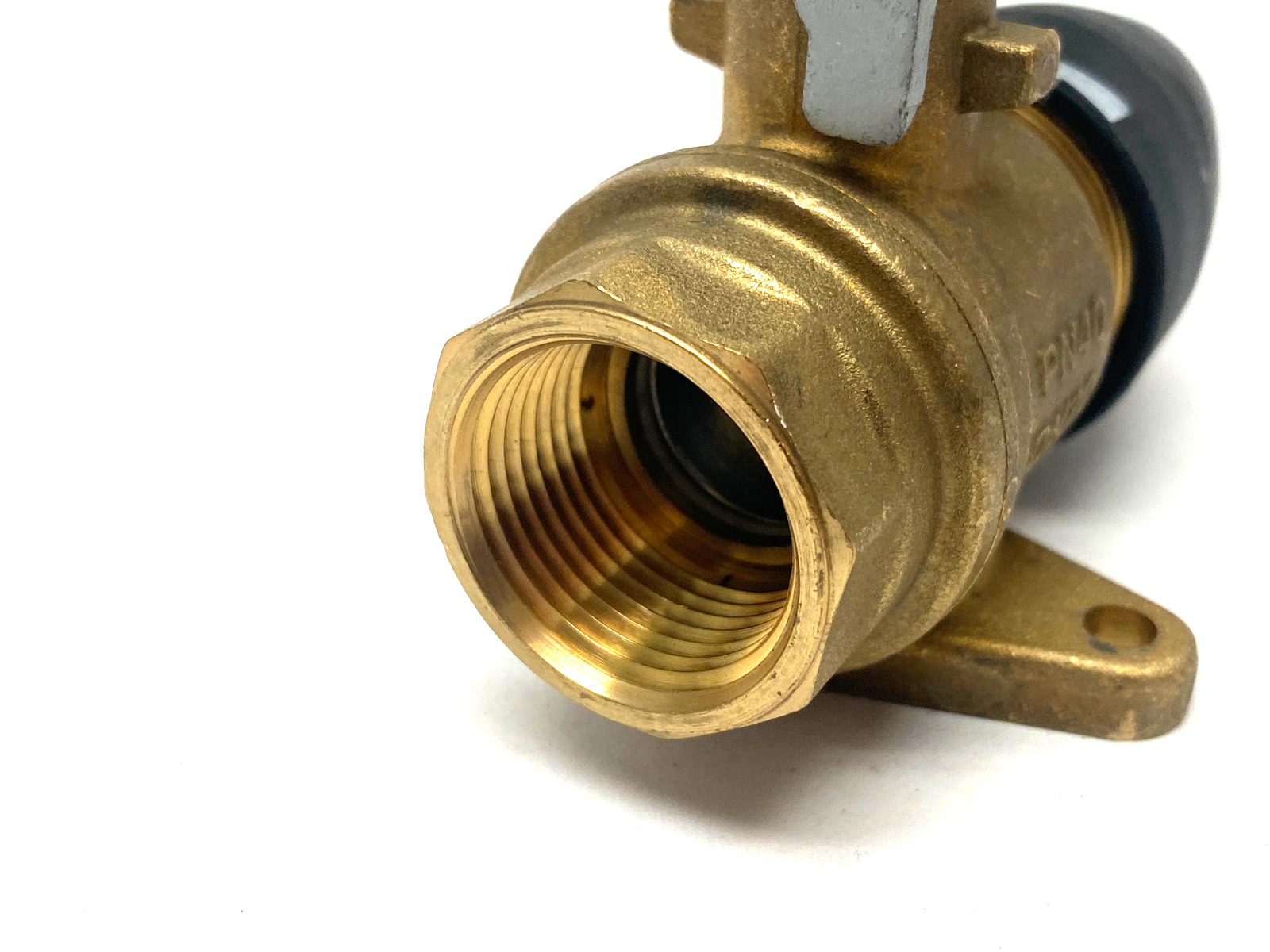 Airnet 2811 1153 80 Ball Valve Female 3/4" NPT to DN20mm Air Tube - Maverick Industrial Sales