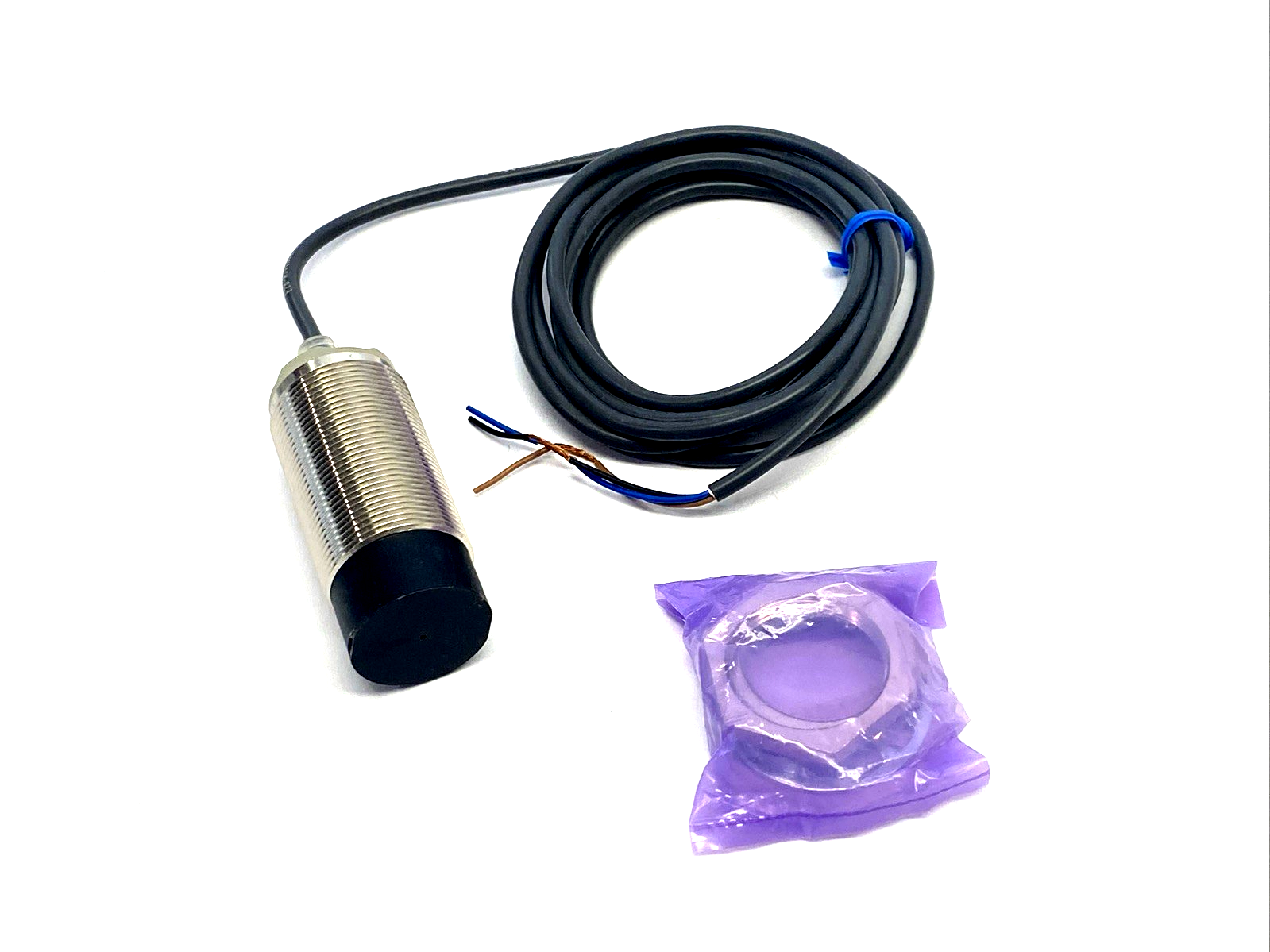 E2B-M30LN30-WZ-C1 | Omron Cylindrical Proximity Sensor 10-30VDC w/ Mounting Nut - New – Open box - Maverick Industrial Sales