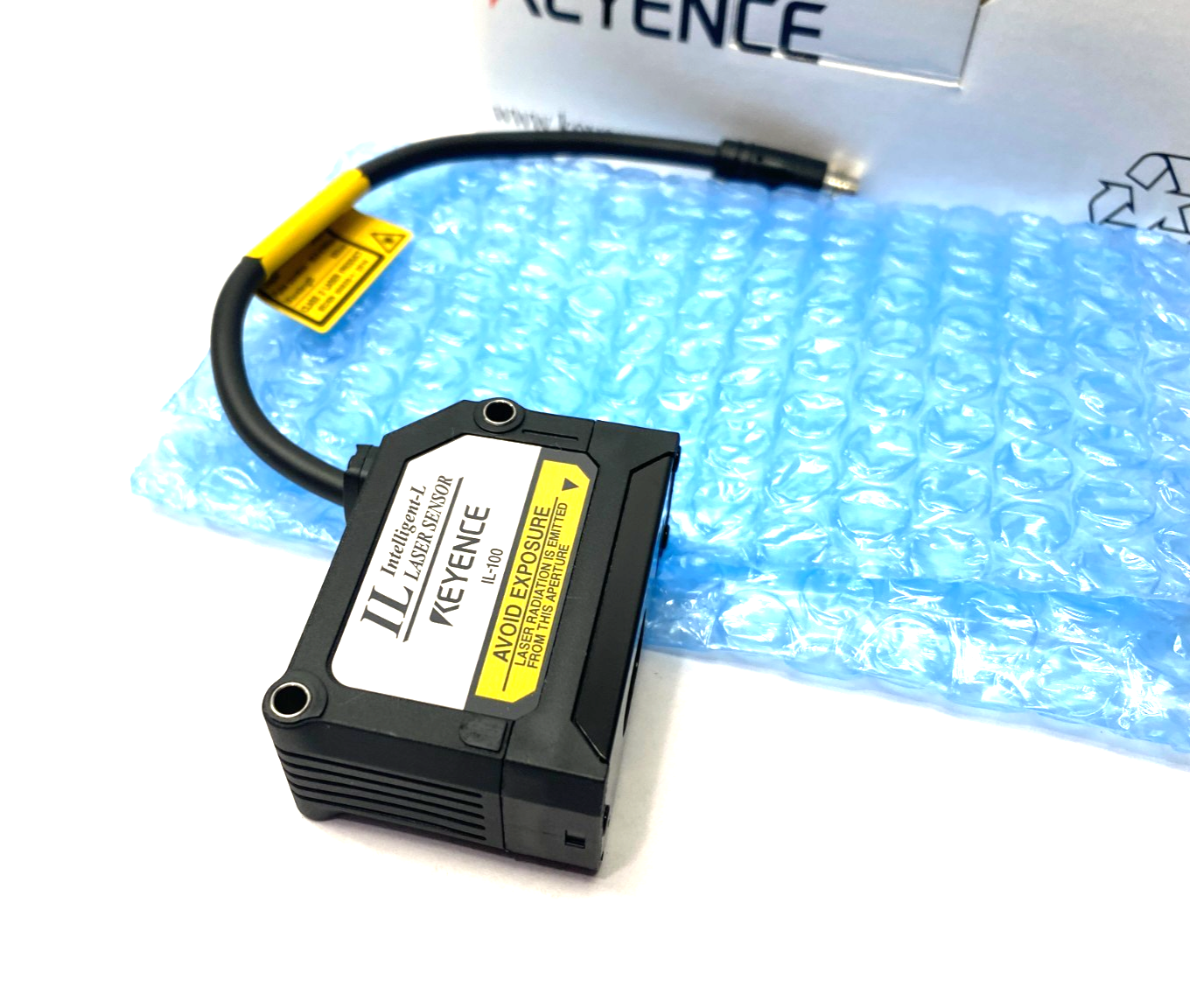 Keyence IL-100 CMOS Multi-Function Analog Laser Sensor Head - Maverick Industrial Sales