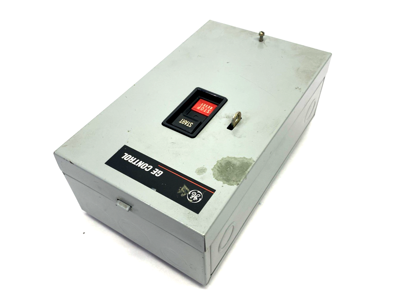 CR1062R2B | General Electric Manual Motor Starter & Enclosure 3-Pole 600VAC - For parts or not working - Maverick Industrial Sales