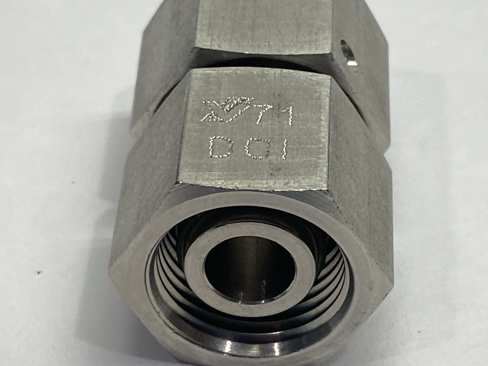 Brennan Industries D6565-L12-L12-SS Swivel Straight SS M18x1.5 - Maverick Industrial Sales