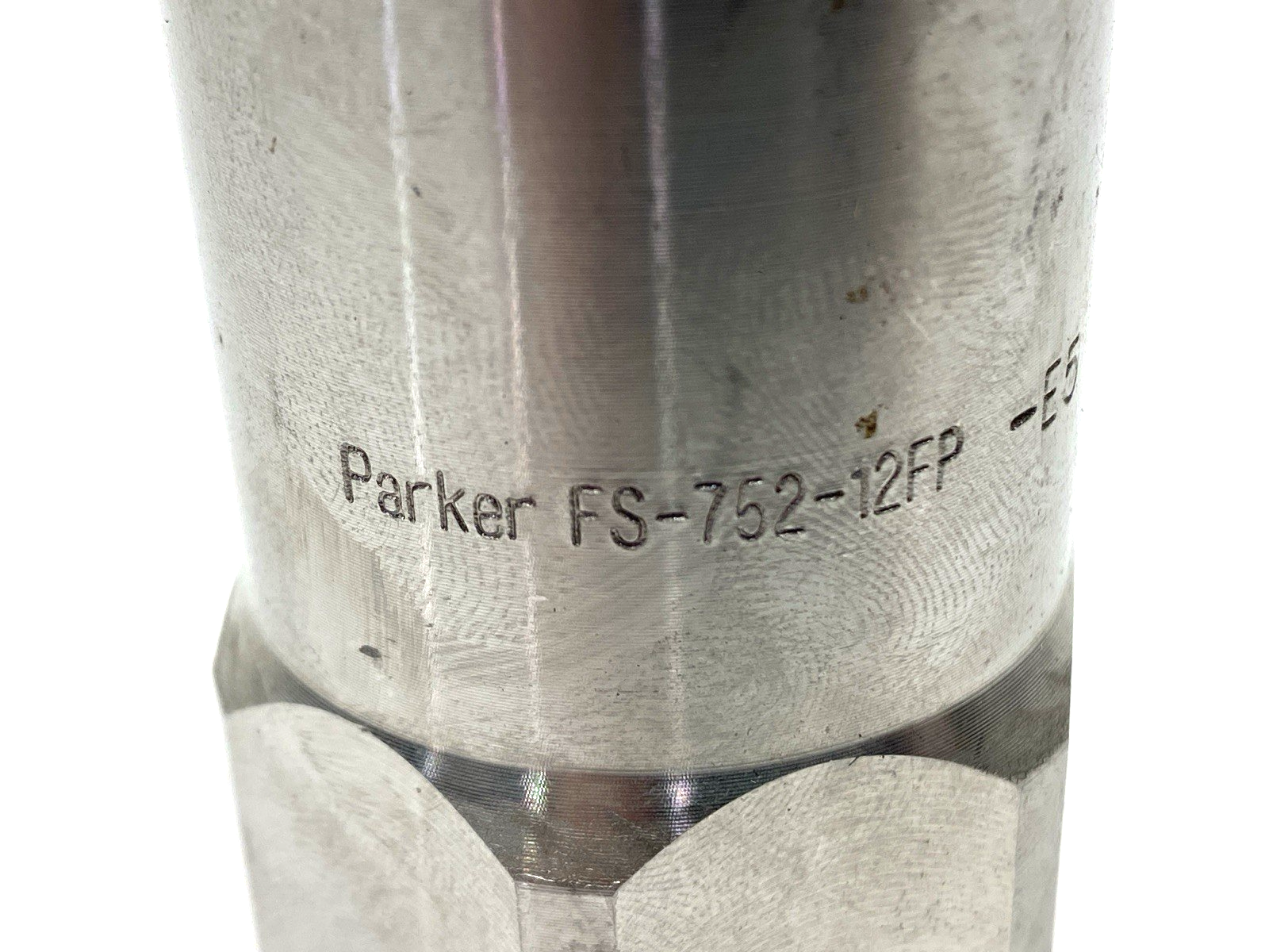 FS-752-12FP-E5 | Parker Chemical Compatible Quick Coupling 316 Stainless Steel - New – Open box - Maverick Industrial Sales