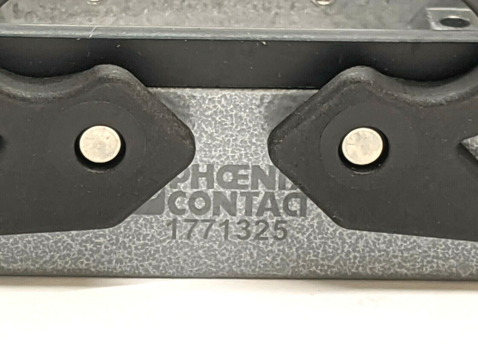 Phoenix Contact 1771325 HEAVYCON B10 Panel Mounting Base Housing HC-B 10-AMQ - Maverick Industrial Sales